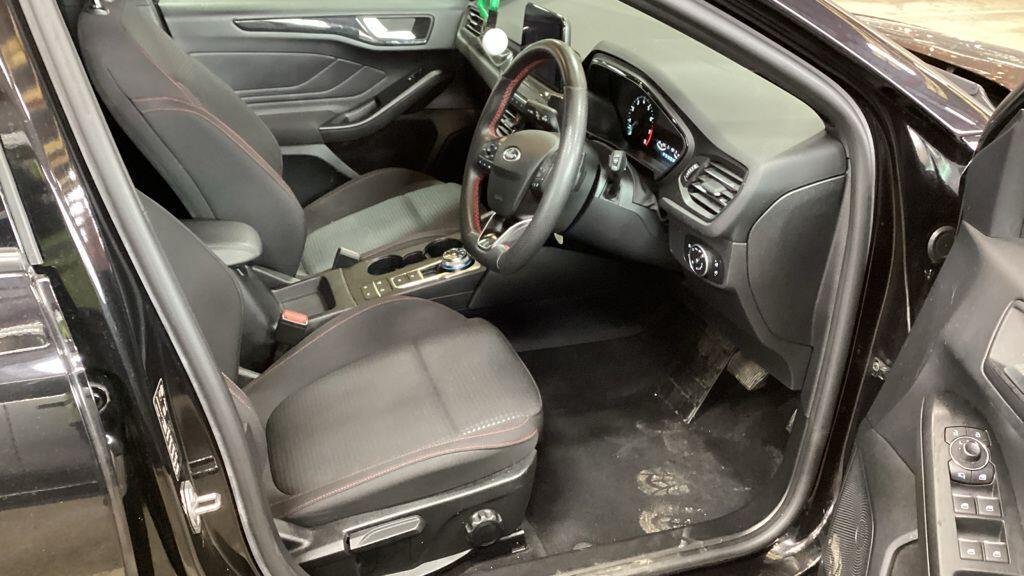 Ford Focus - Image 5