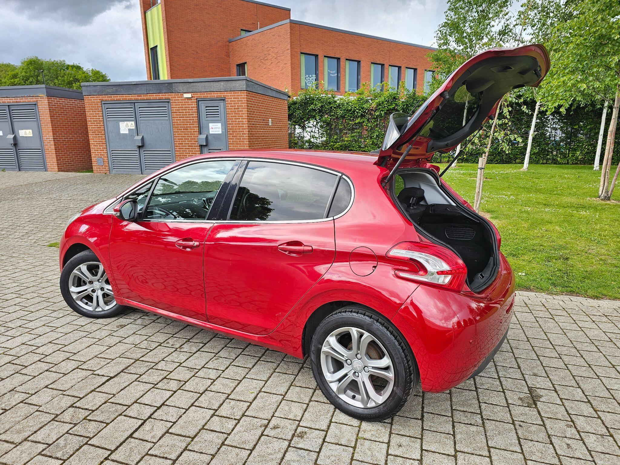 Peugeot 208 - Image 29