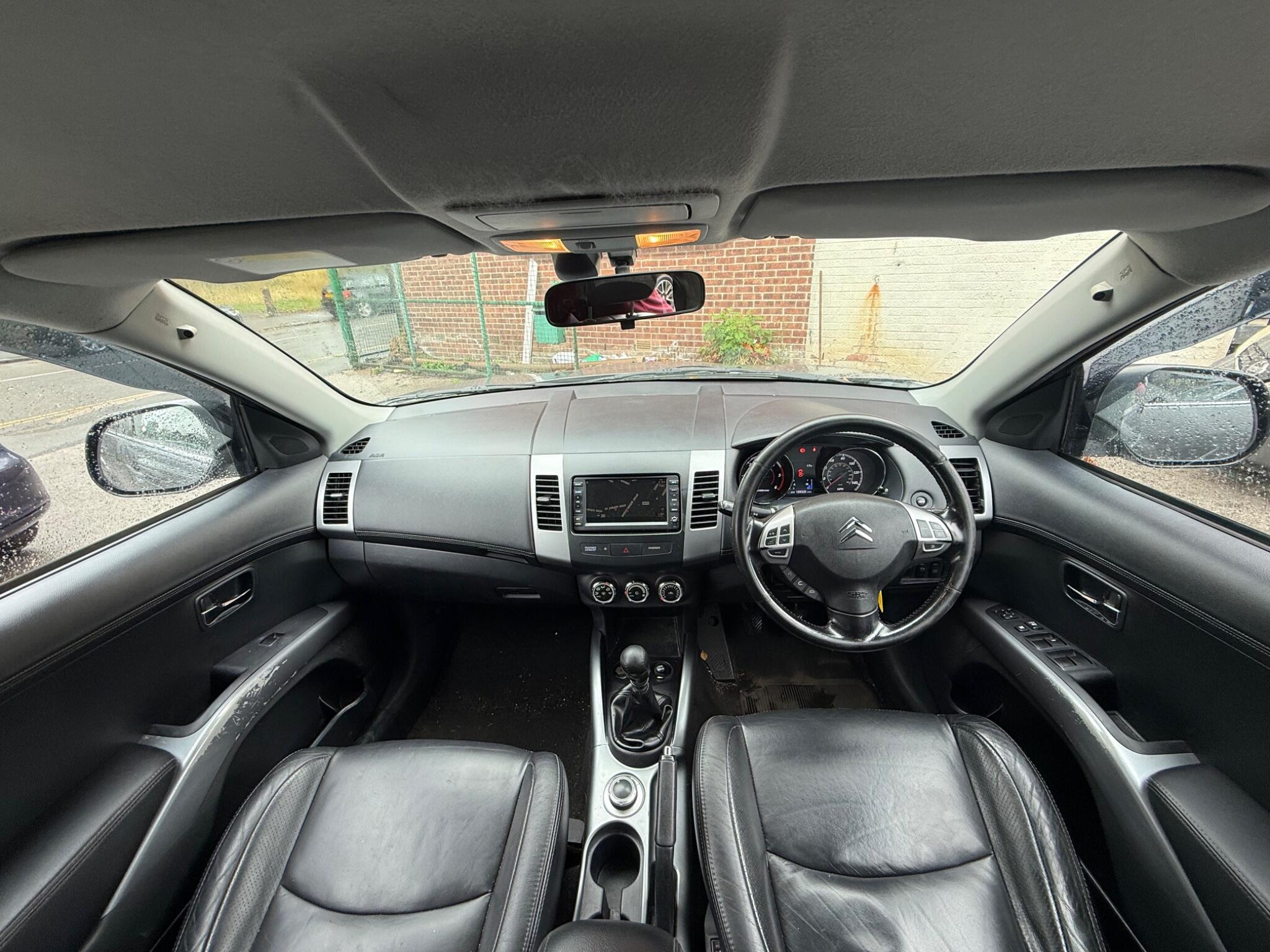 Citroen C-Crosser - Image 9