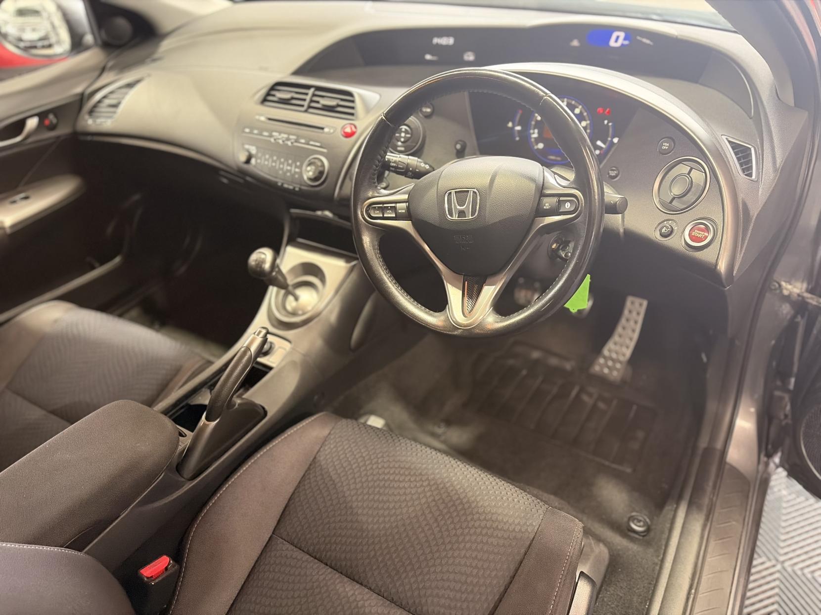 Honda Civic - Image 18
