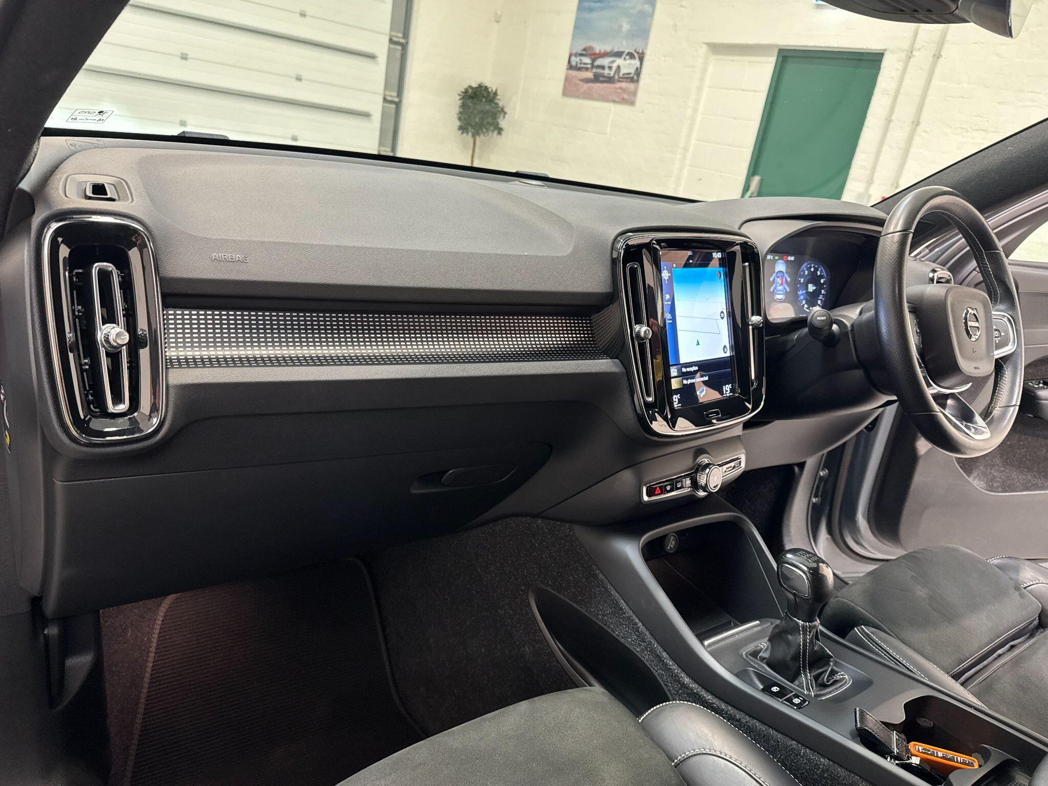 Volvo XC40 - Image 20