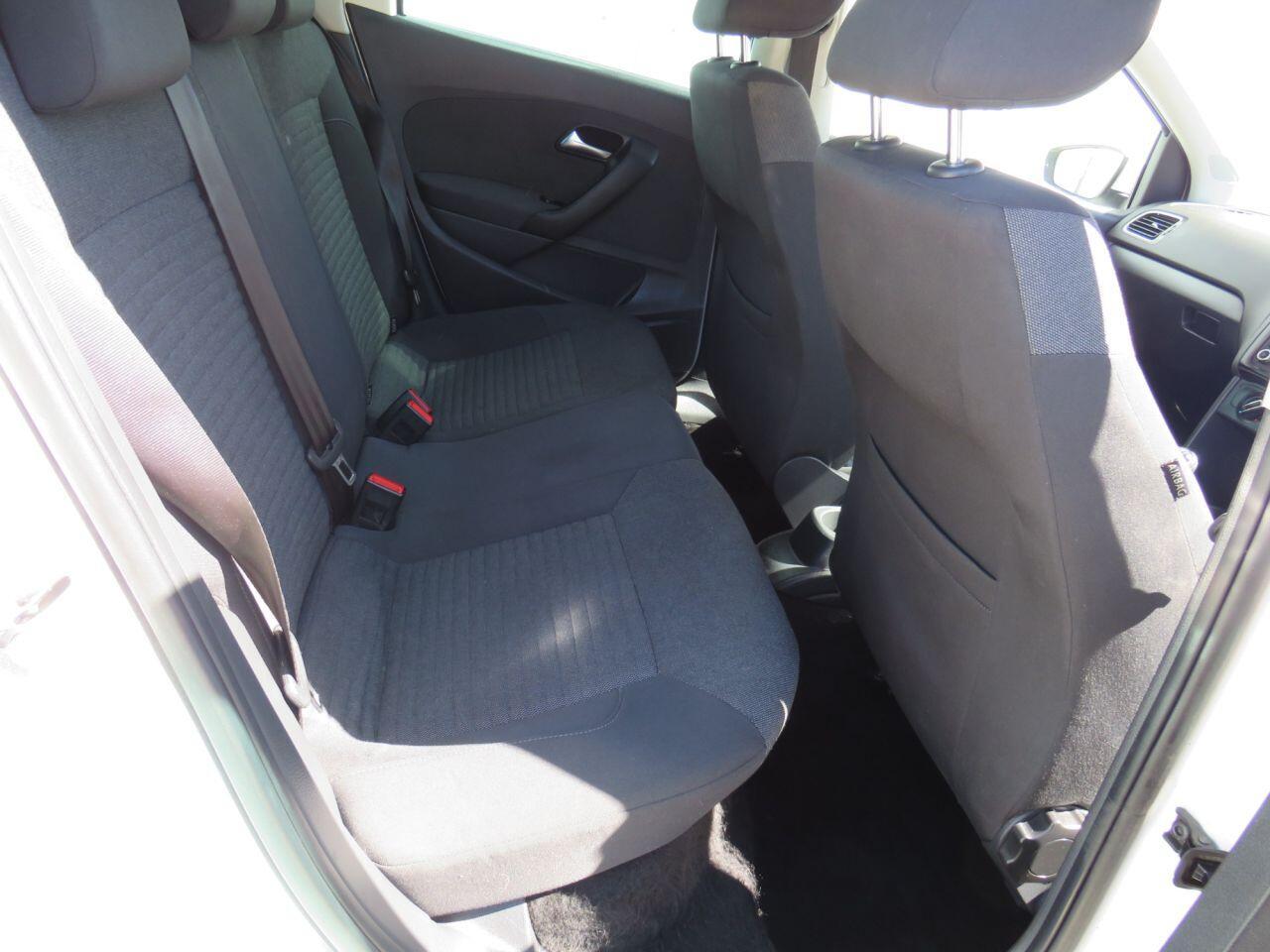 Volkswagen Polo - Image 8