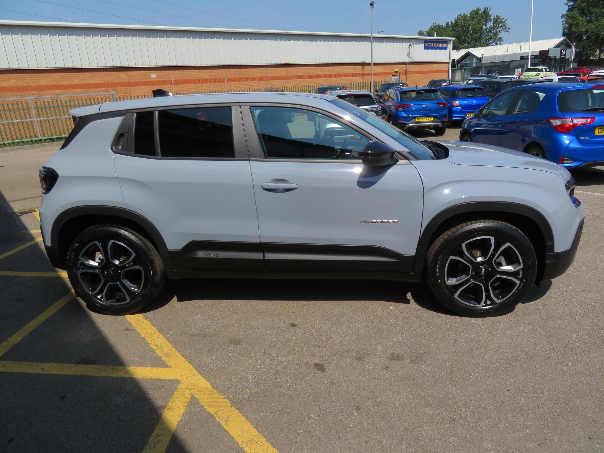 Jeep Avenger - Image 10
