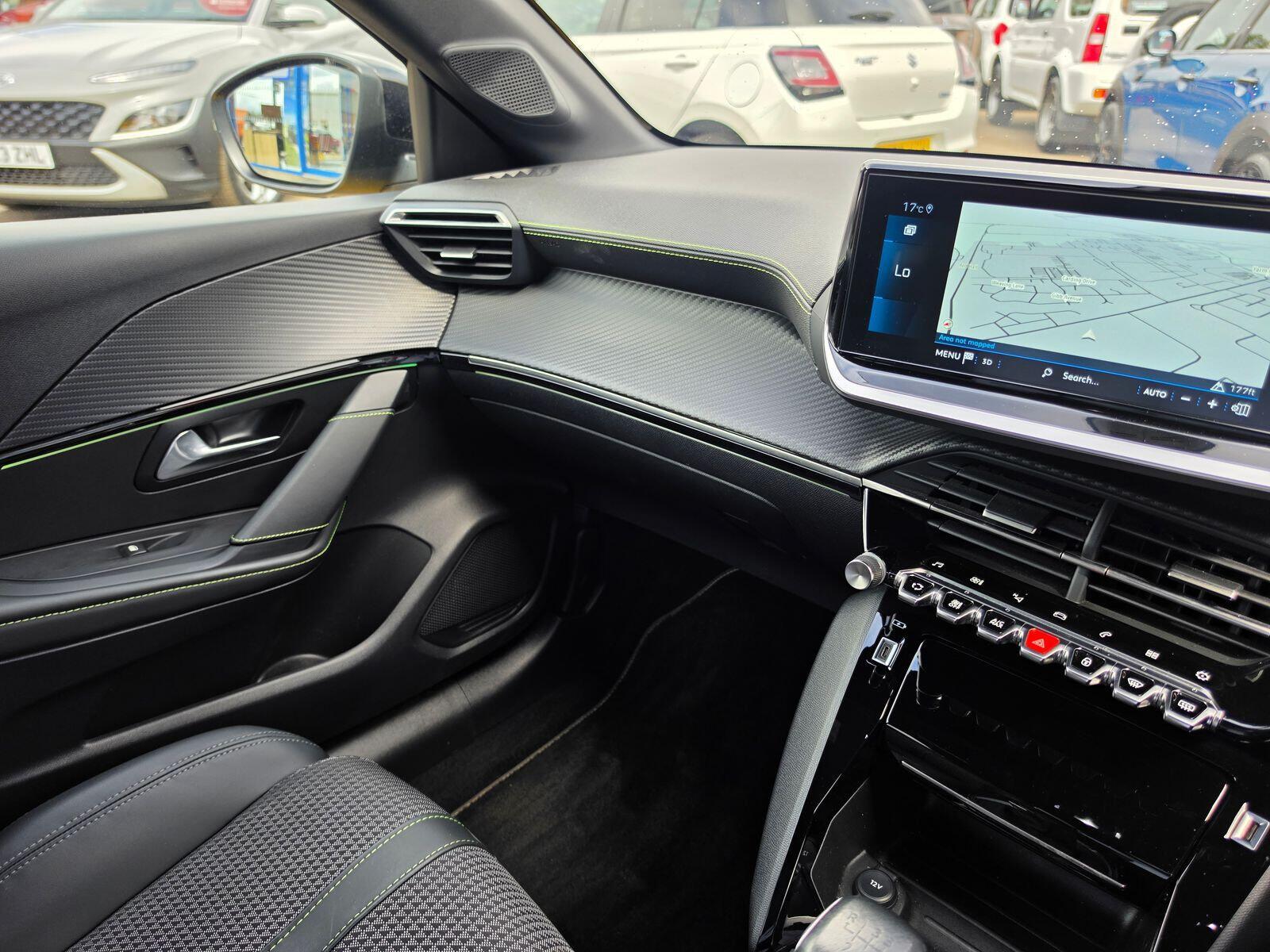 Peugeot 208 - Image 19