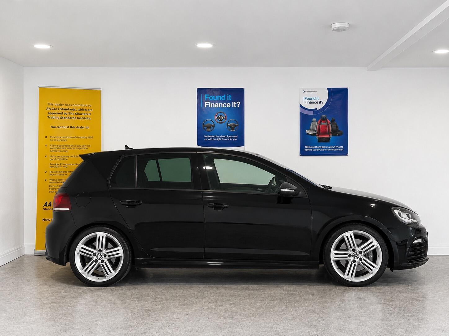 Volkswagen Golf - Image 7