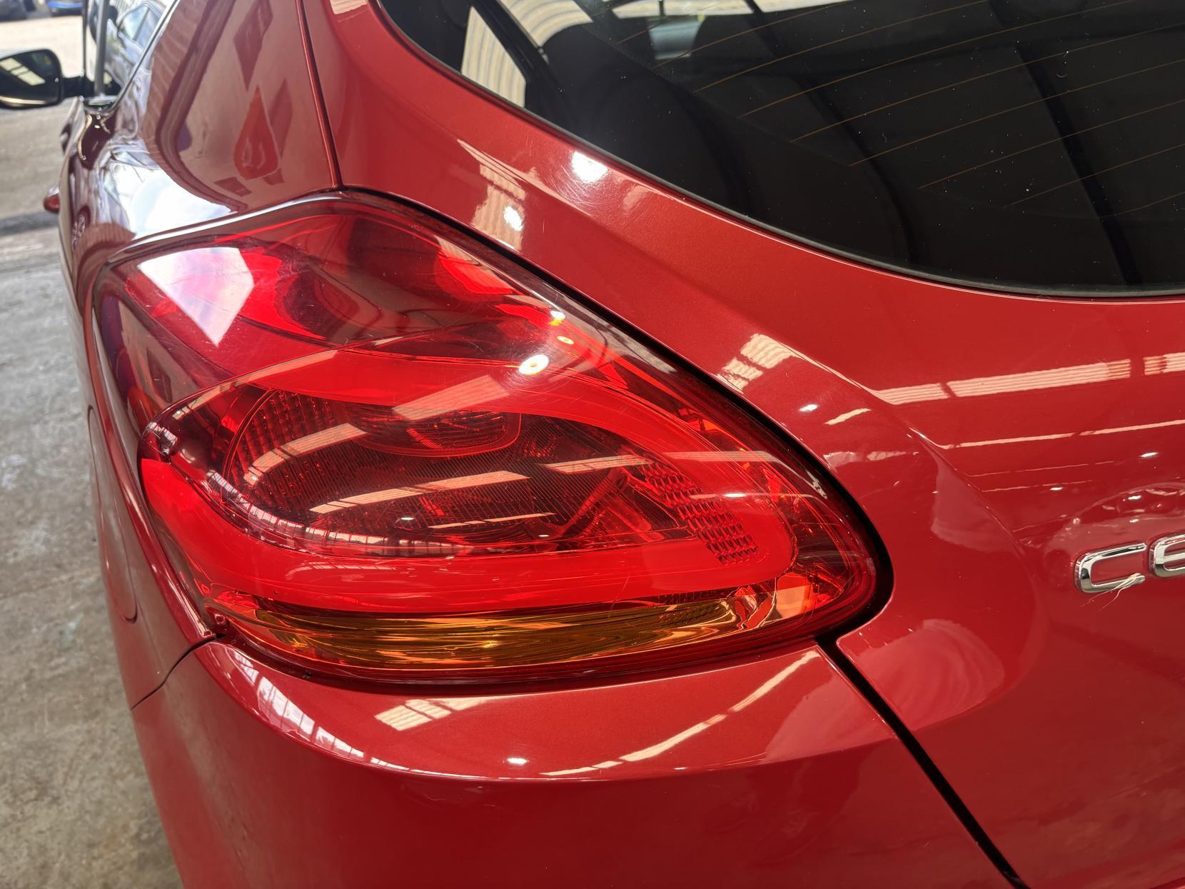 Kia ProCeed - Image 10