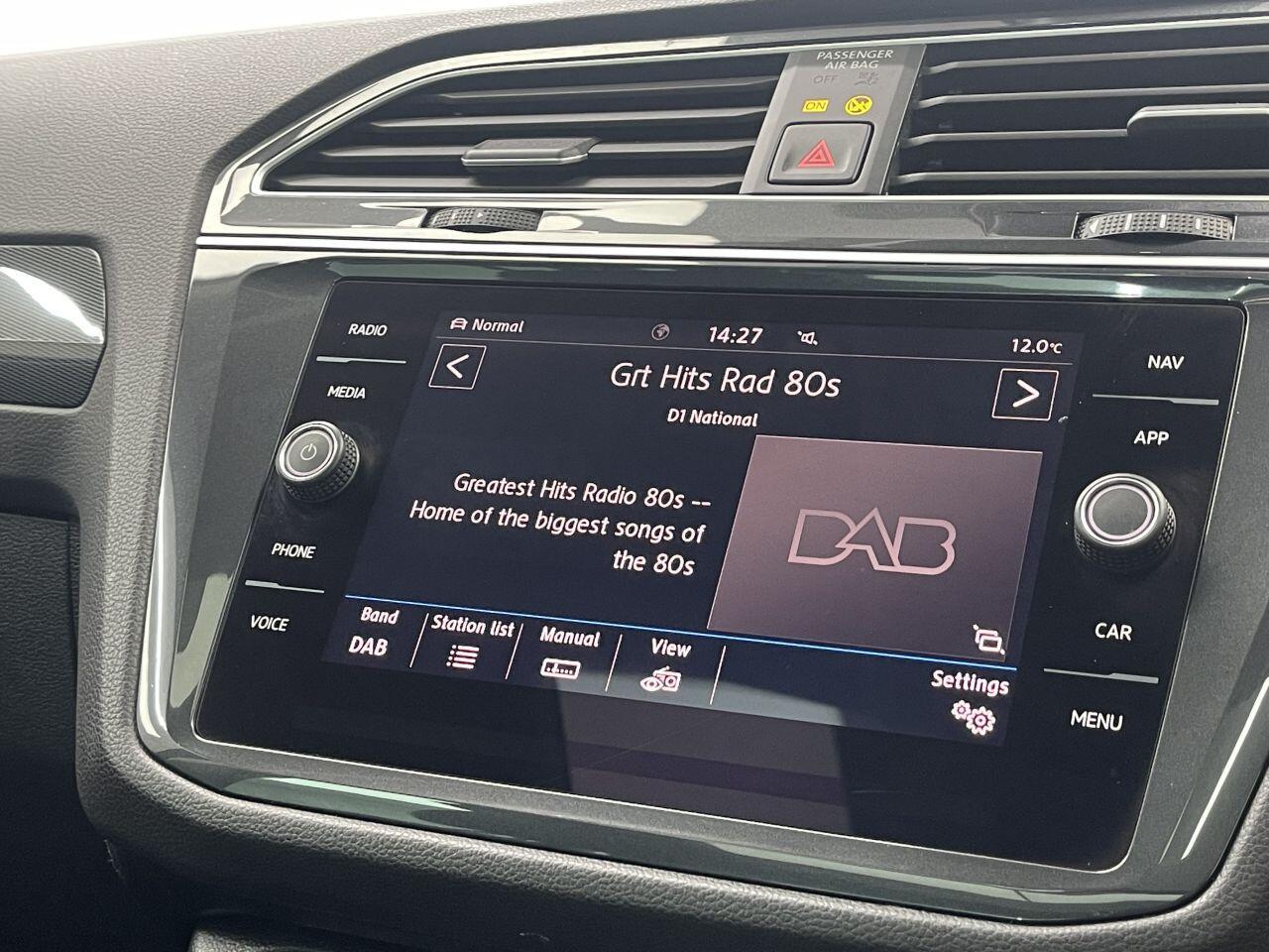 Volkswagen Tiguan - Image 37