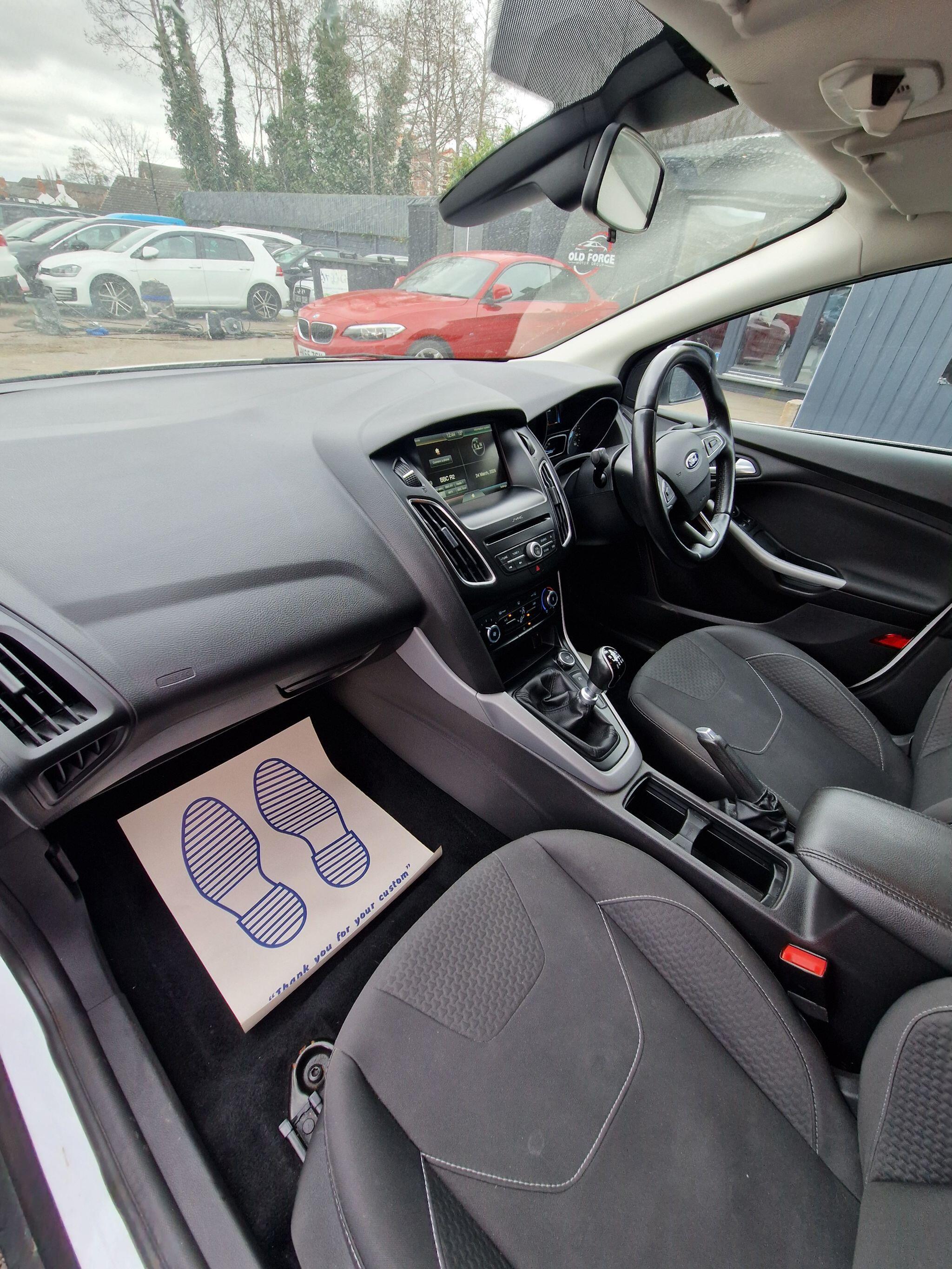Ford Focus - Image 36
