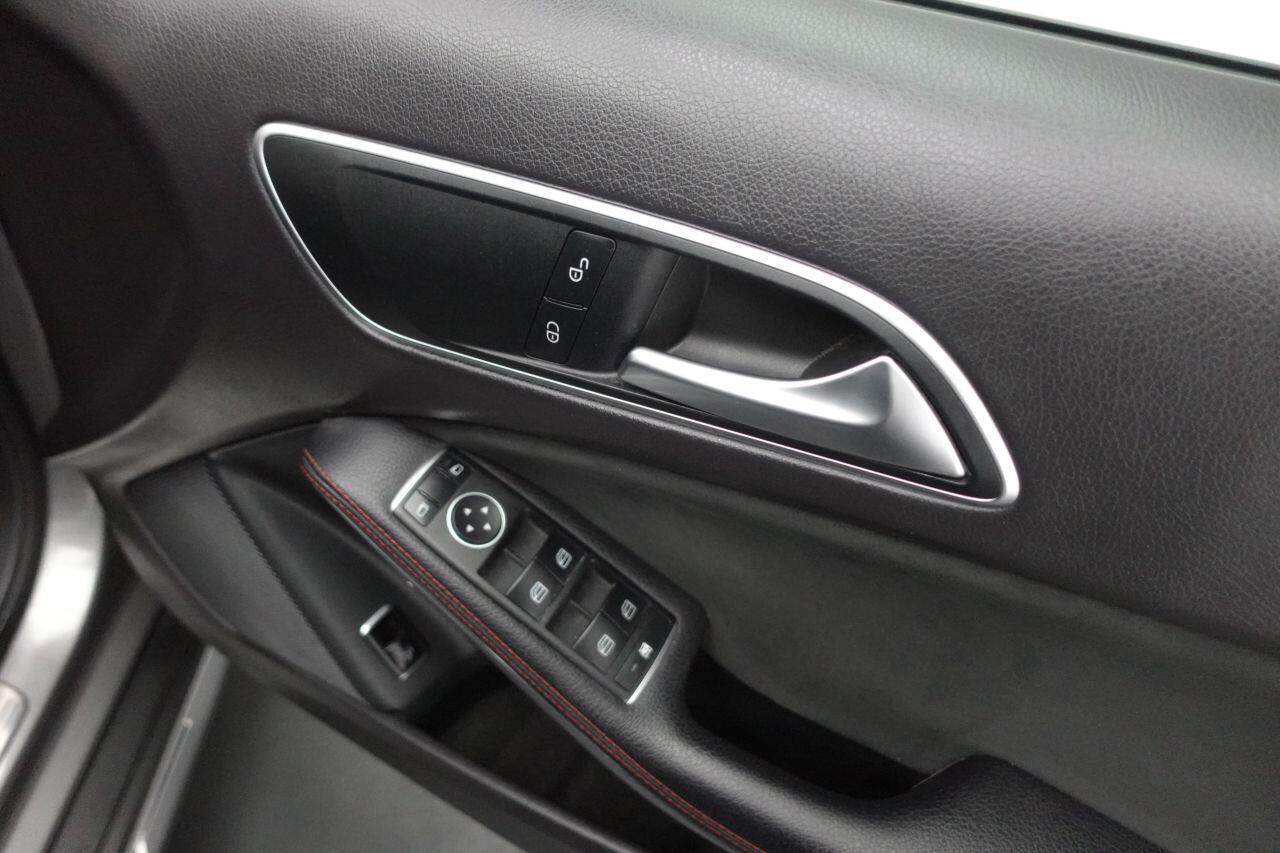 Mercedes-benz GLA - Image 19
