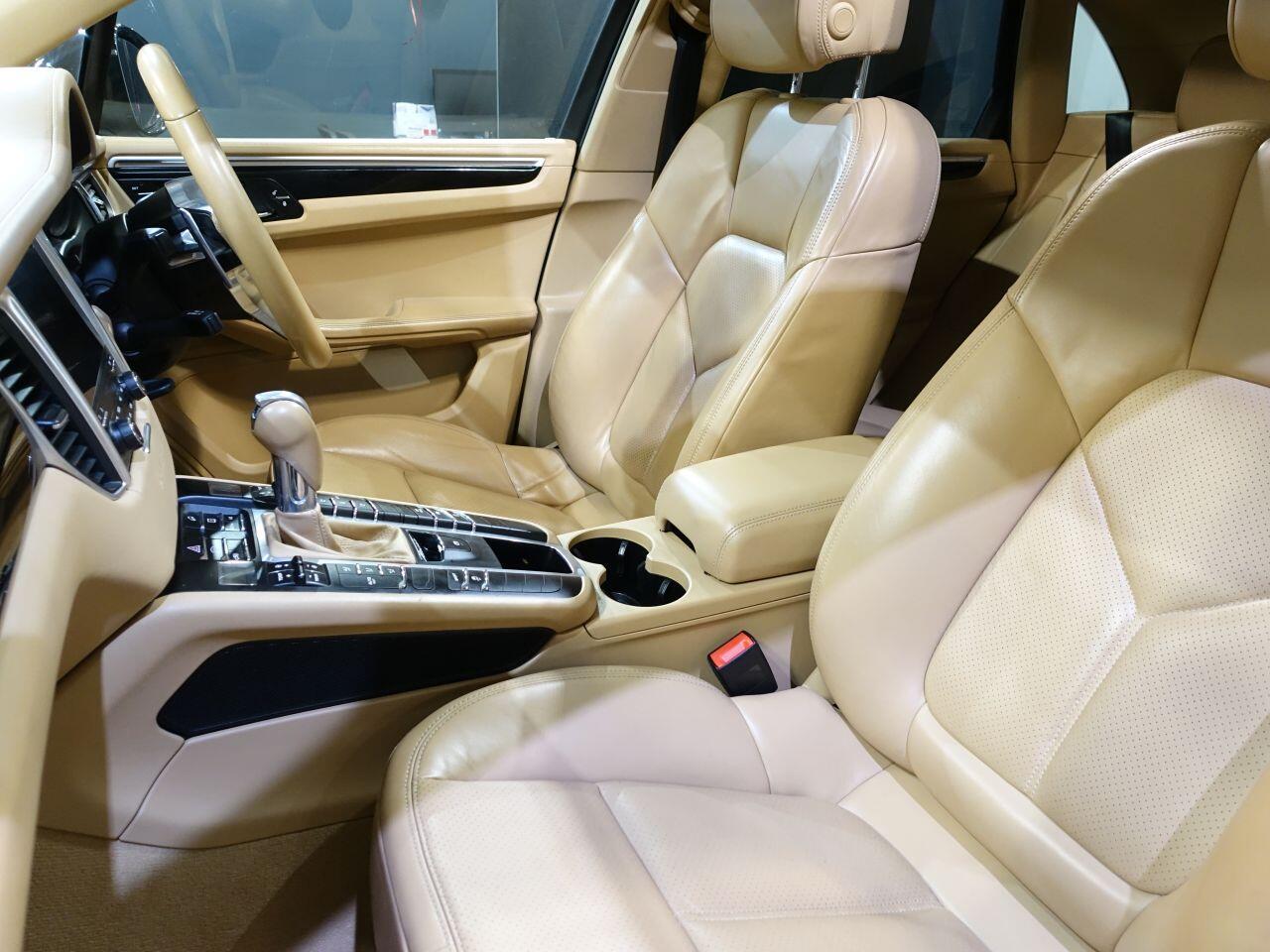 Porsche Macan - Image 19