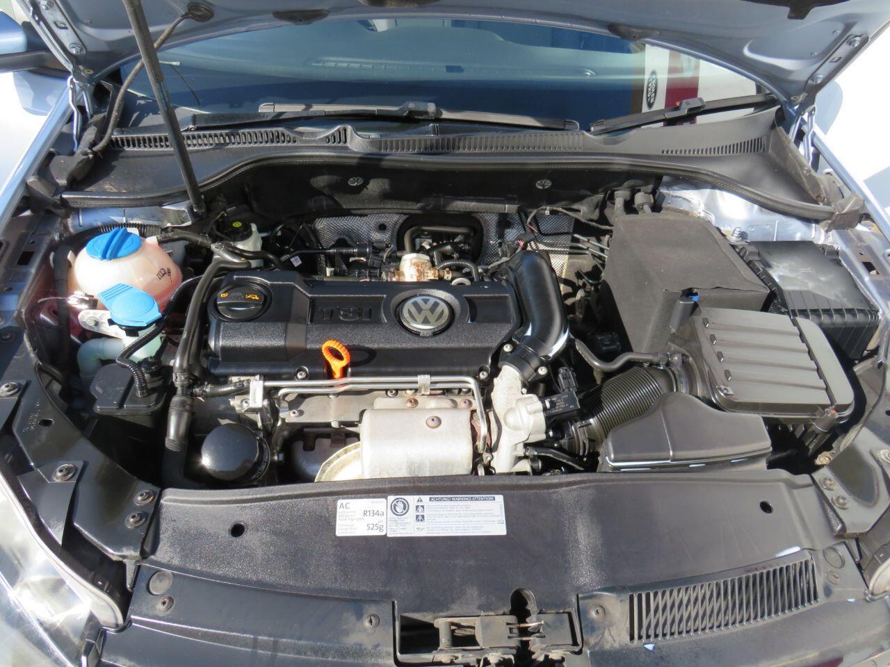 Volkswagen Golf - Image 12