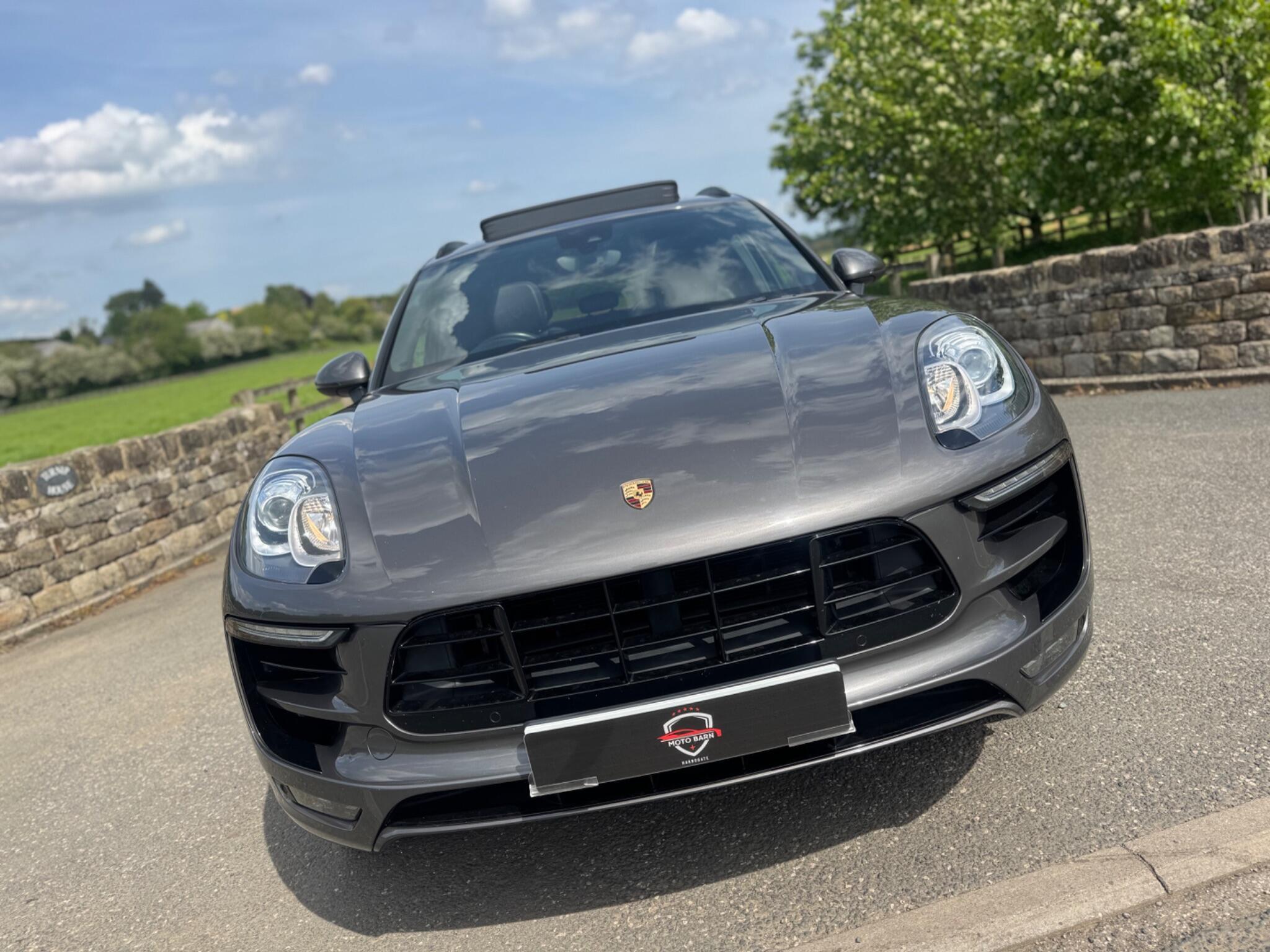 Porsche Macan - Image 9