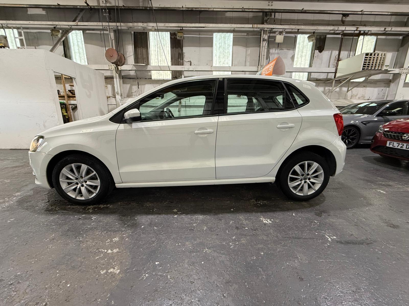 Volkswagen Polo - Image 12