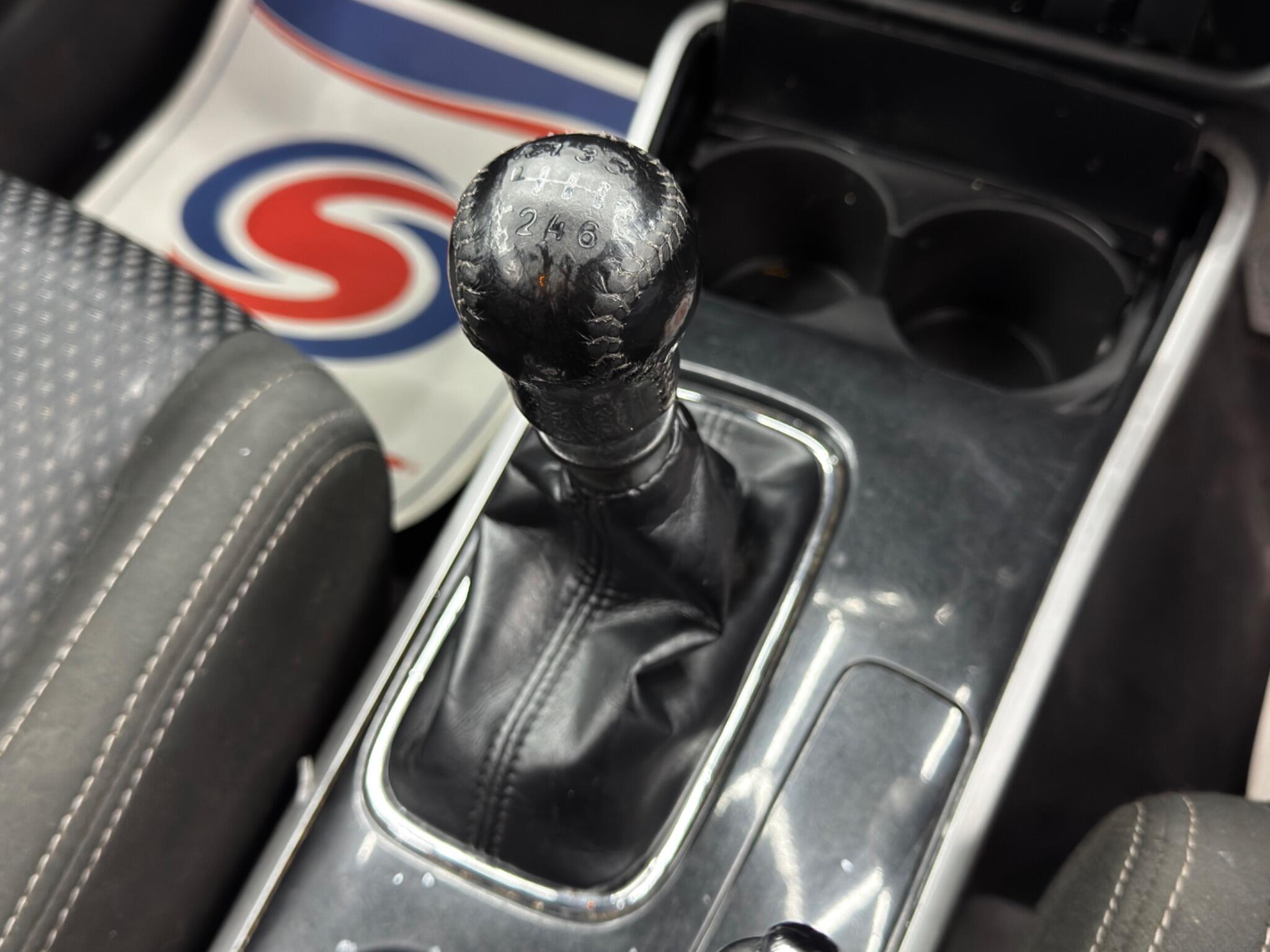 Mitsubishi Outlander - Image 24