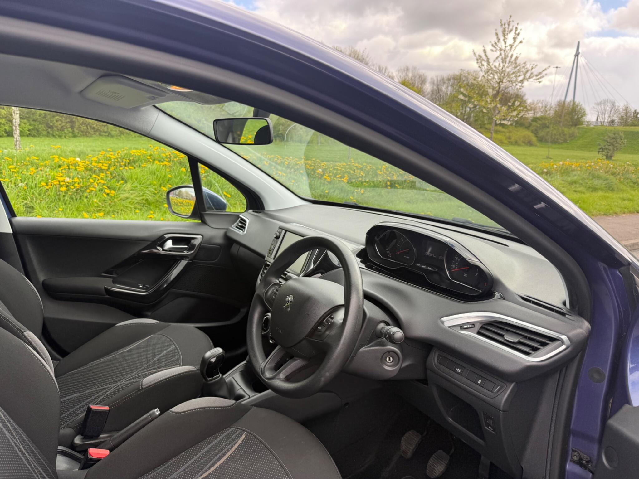 Peugeot 208 - Image 14