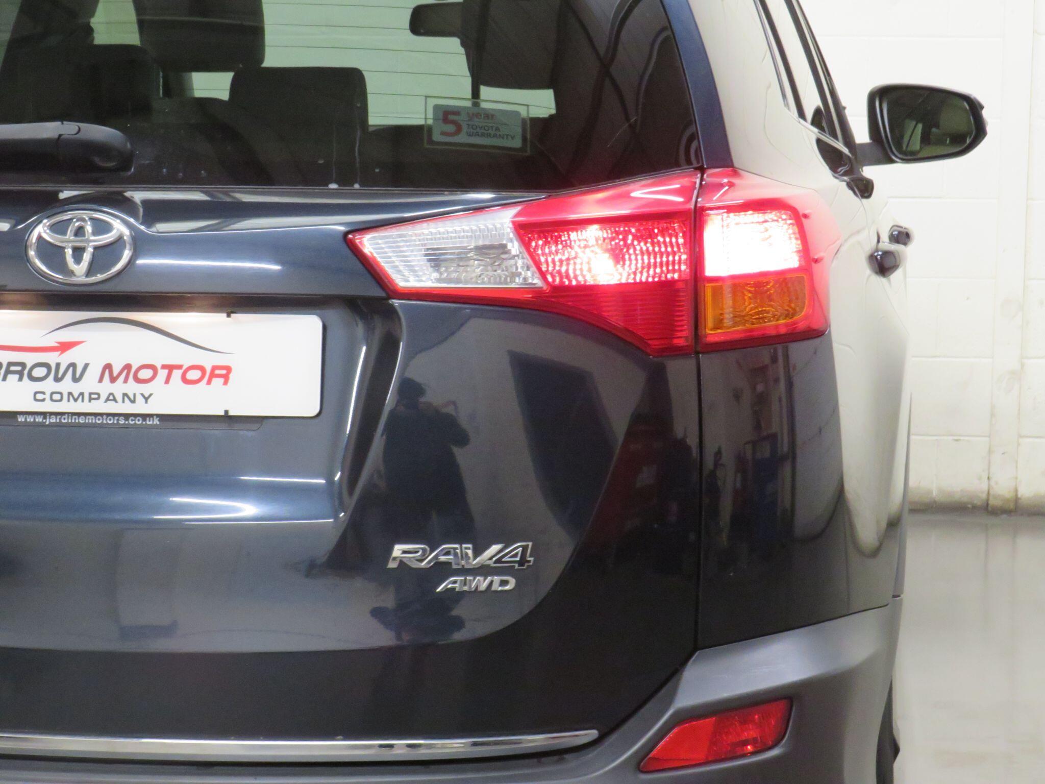 Toyota RAV4 - Image 12