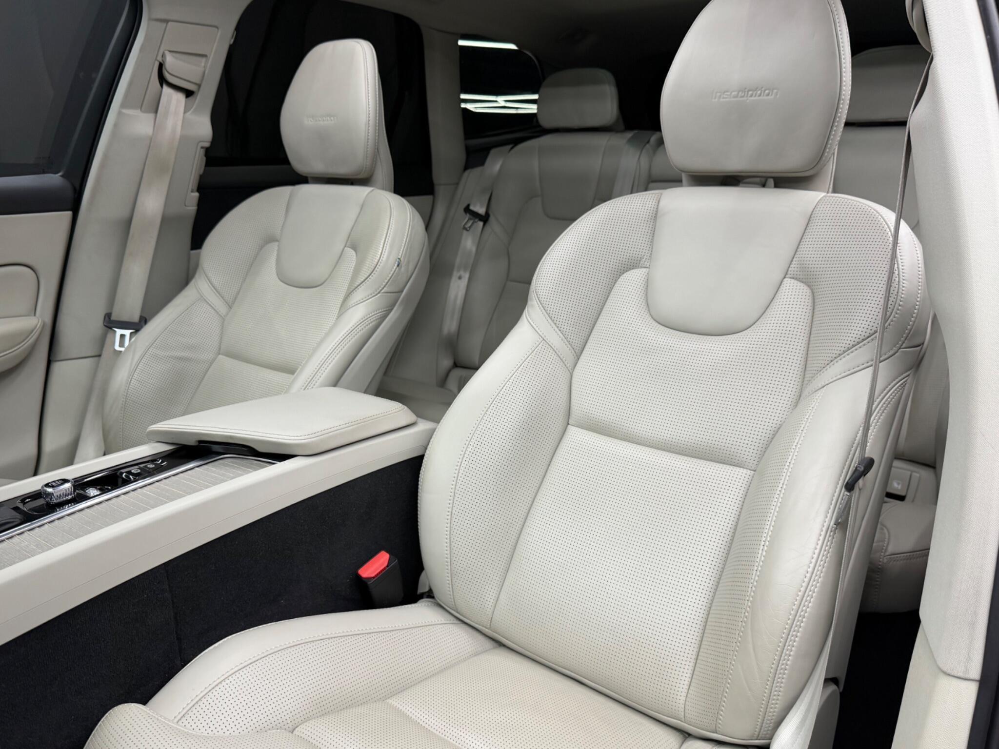 Volvo XC60 - Image 14