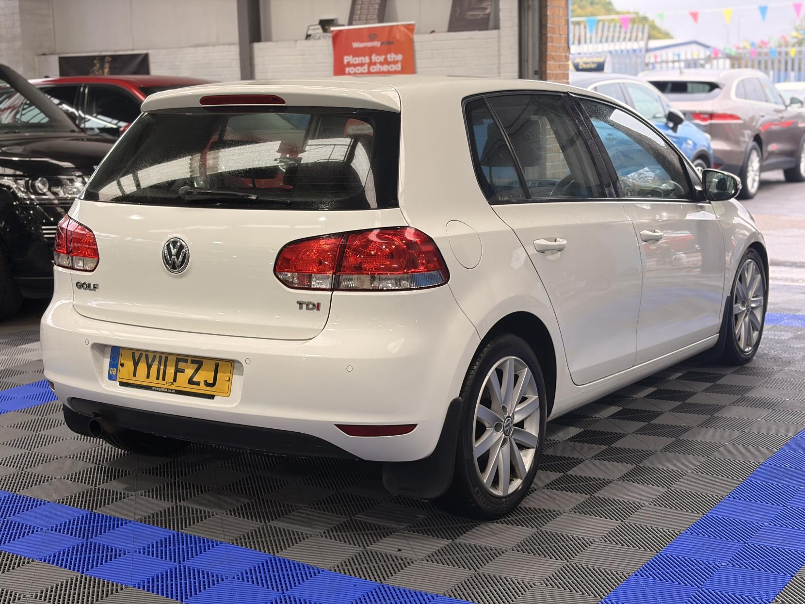 Volkswagen Golf - Image 7