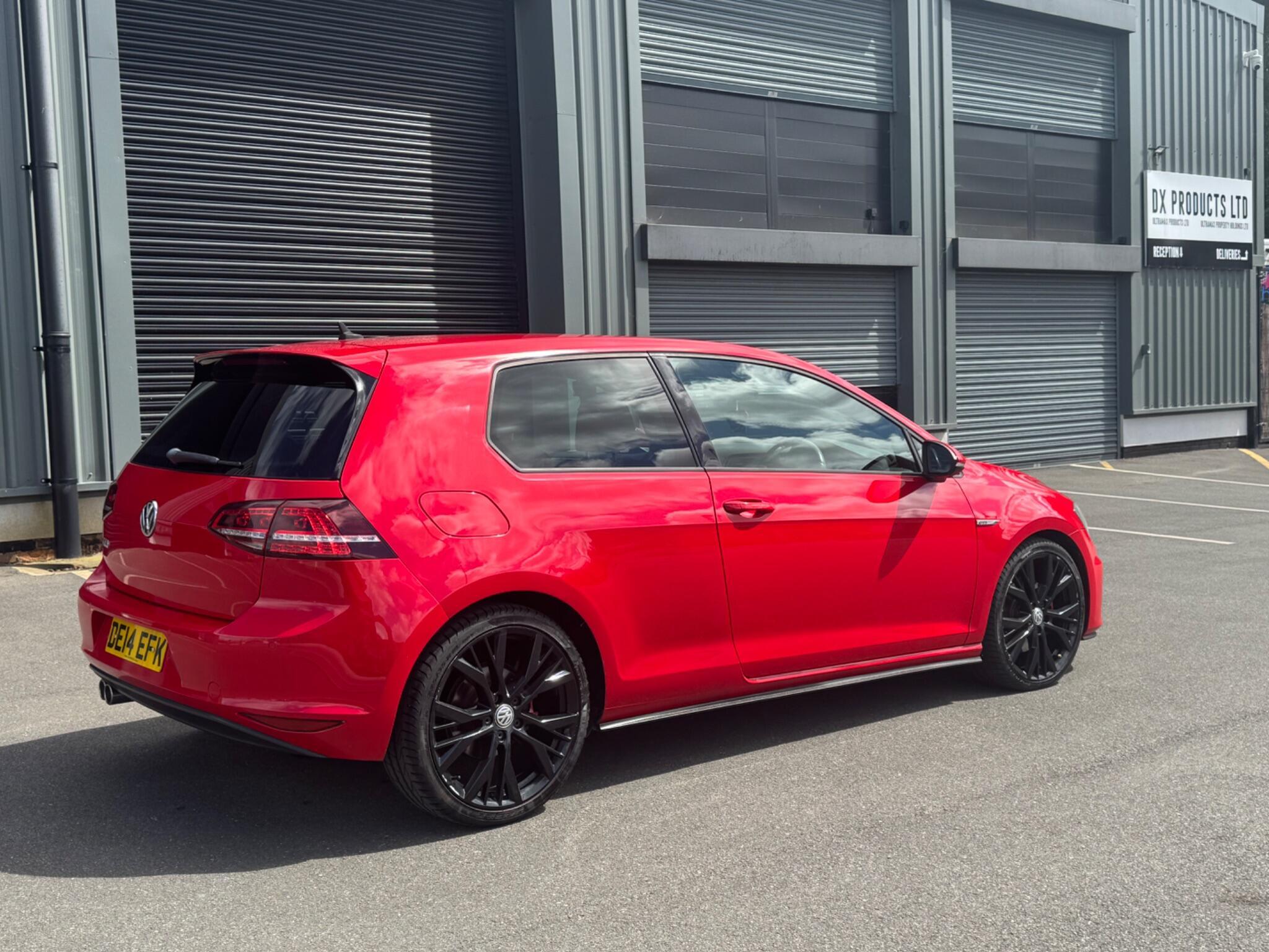 Volkswagen Golf - Image 12
