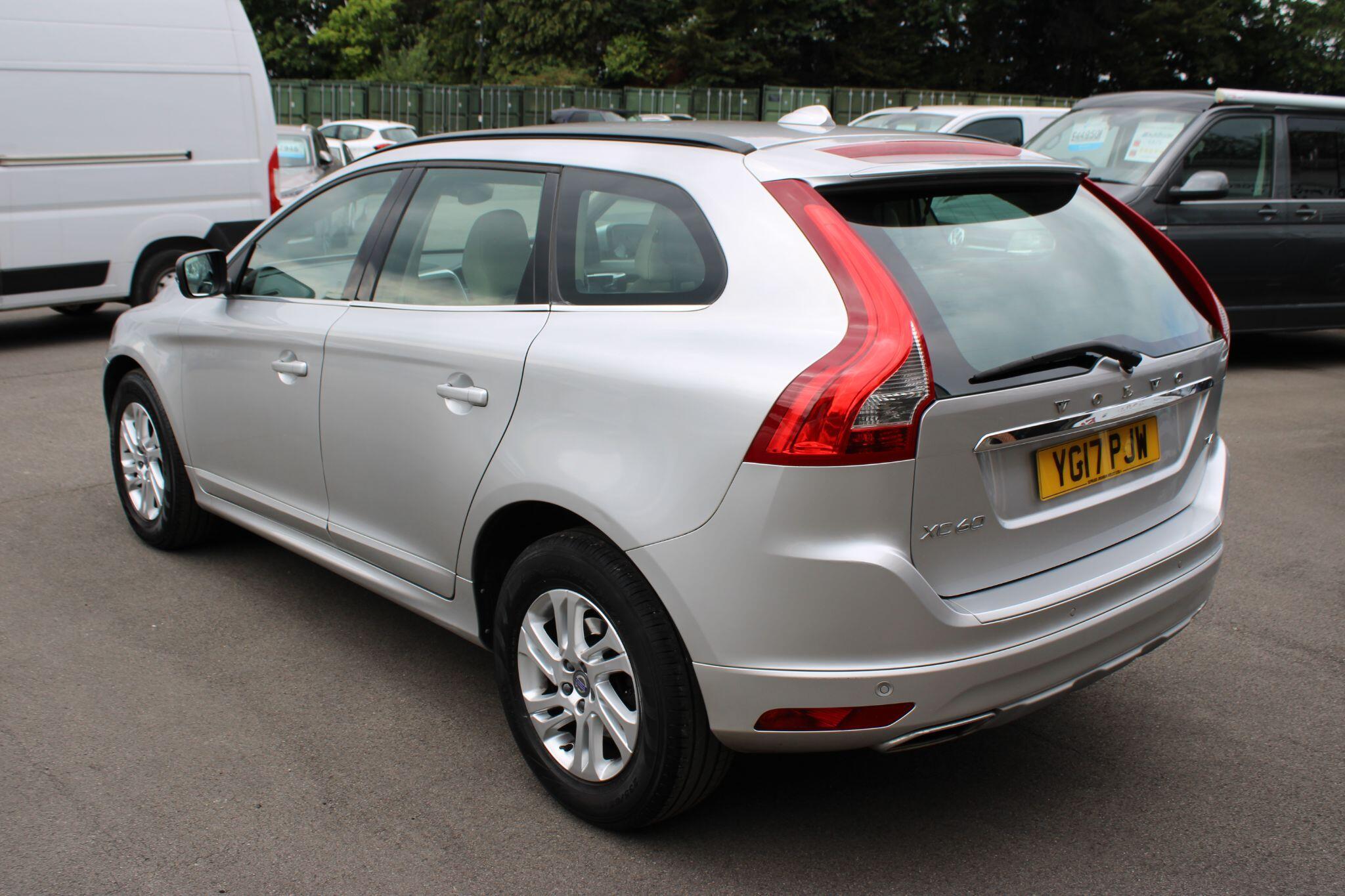 Volvo XC60 - Image 14