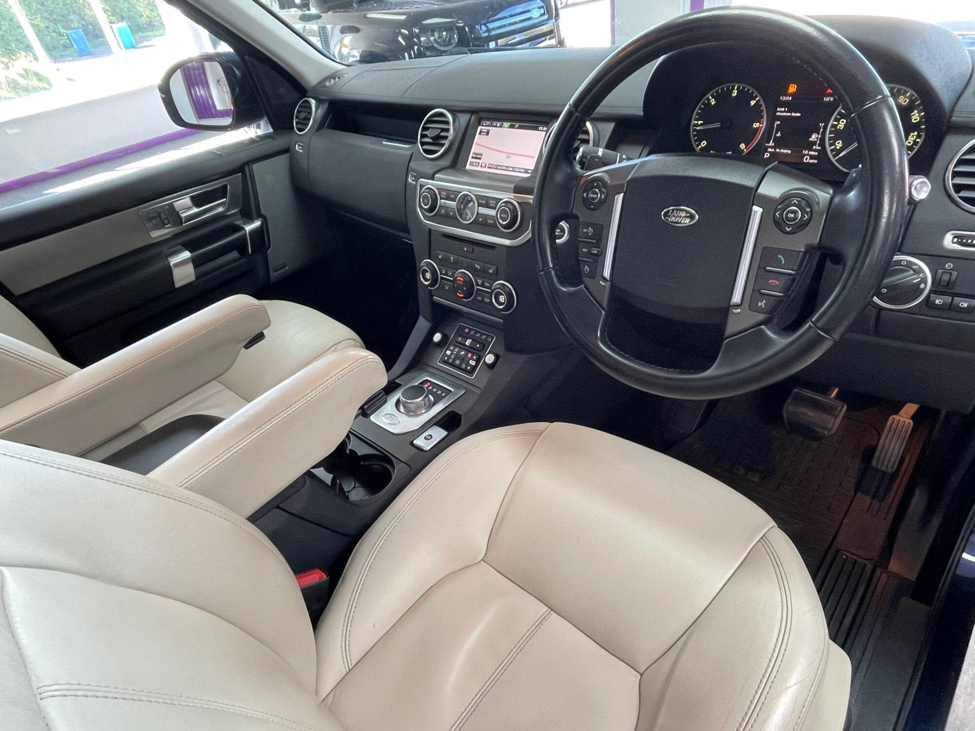 Land Rover DISCOVERY 4 - Image 24