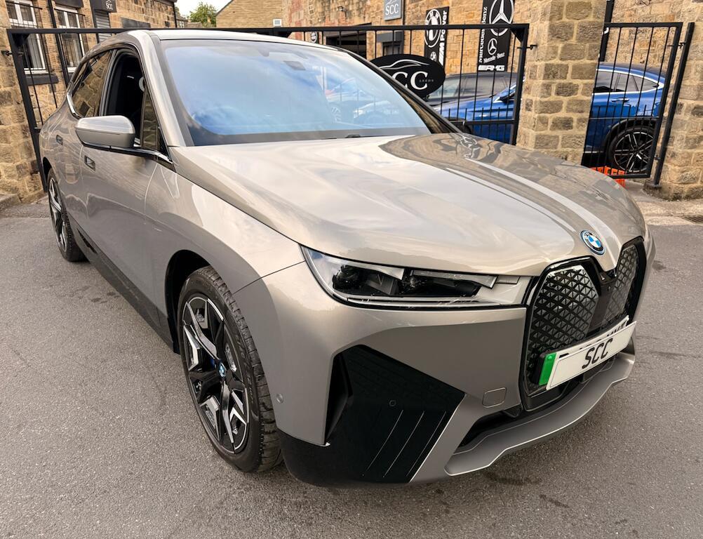 BMW IX - Image 6