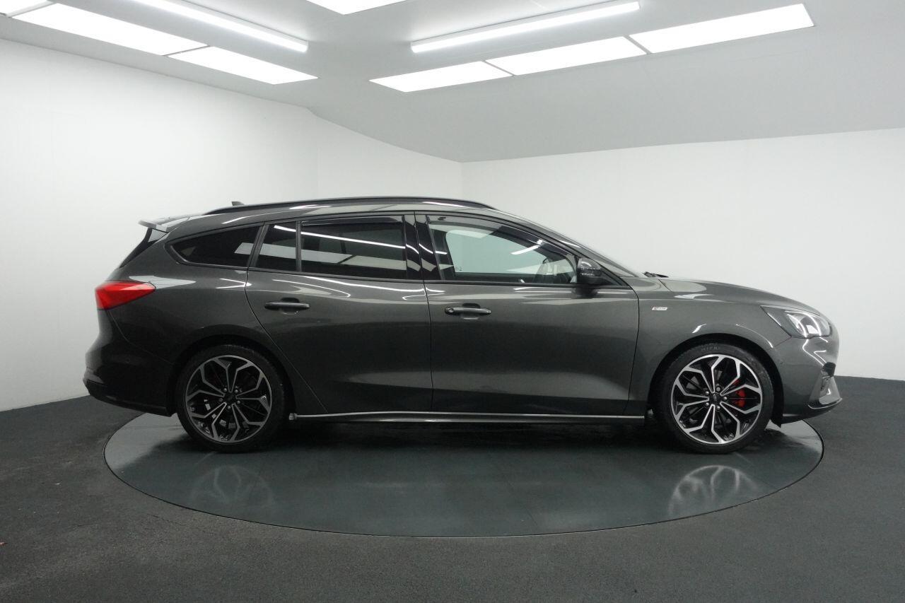 Ford Focus - Image 14