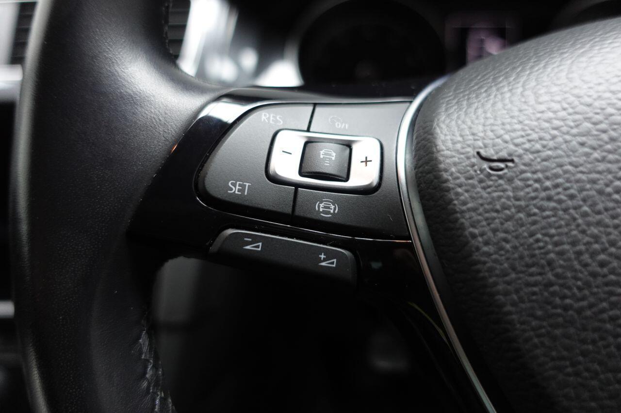 Volkswagen Golf - Image 39