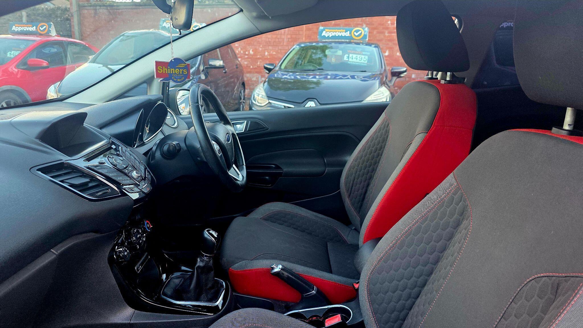 Ford Fiesta - Image 13