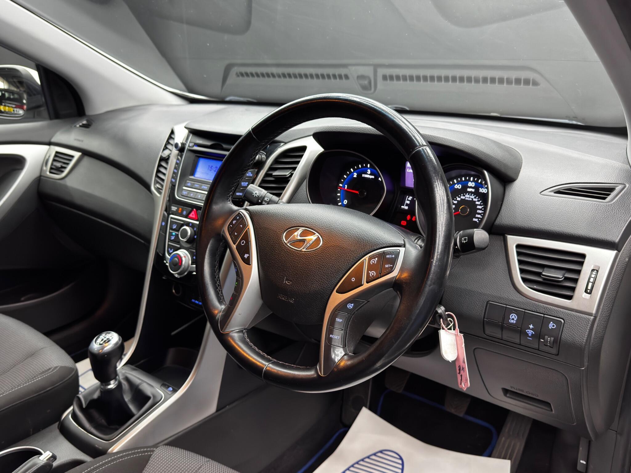 Hyundai i30 - Image 9