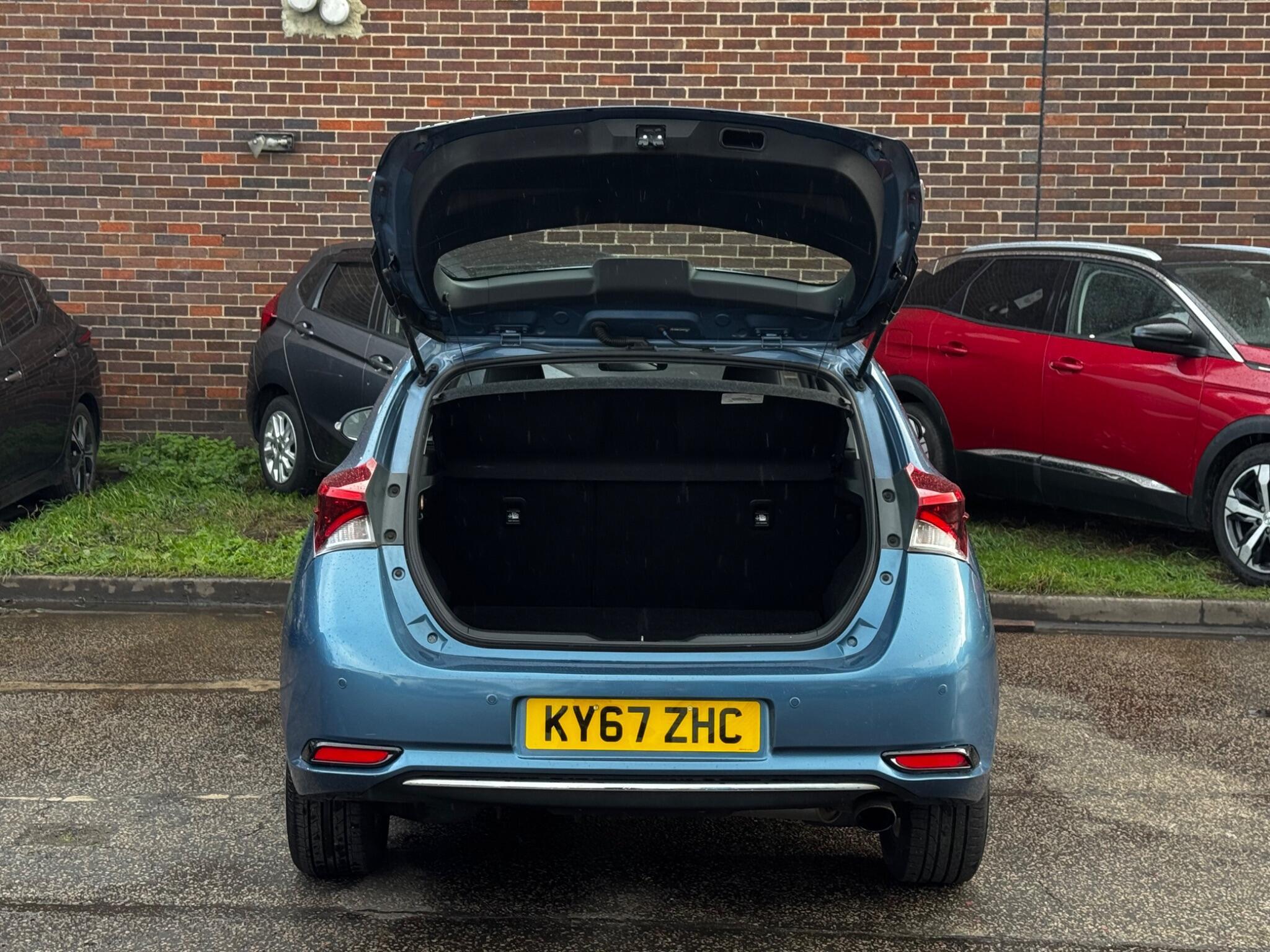 Toyota Auris - Image 17
