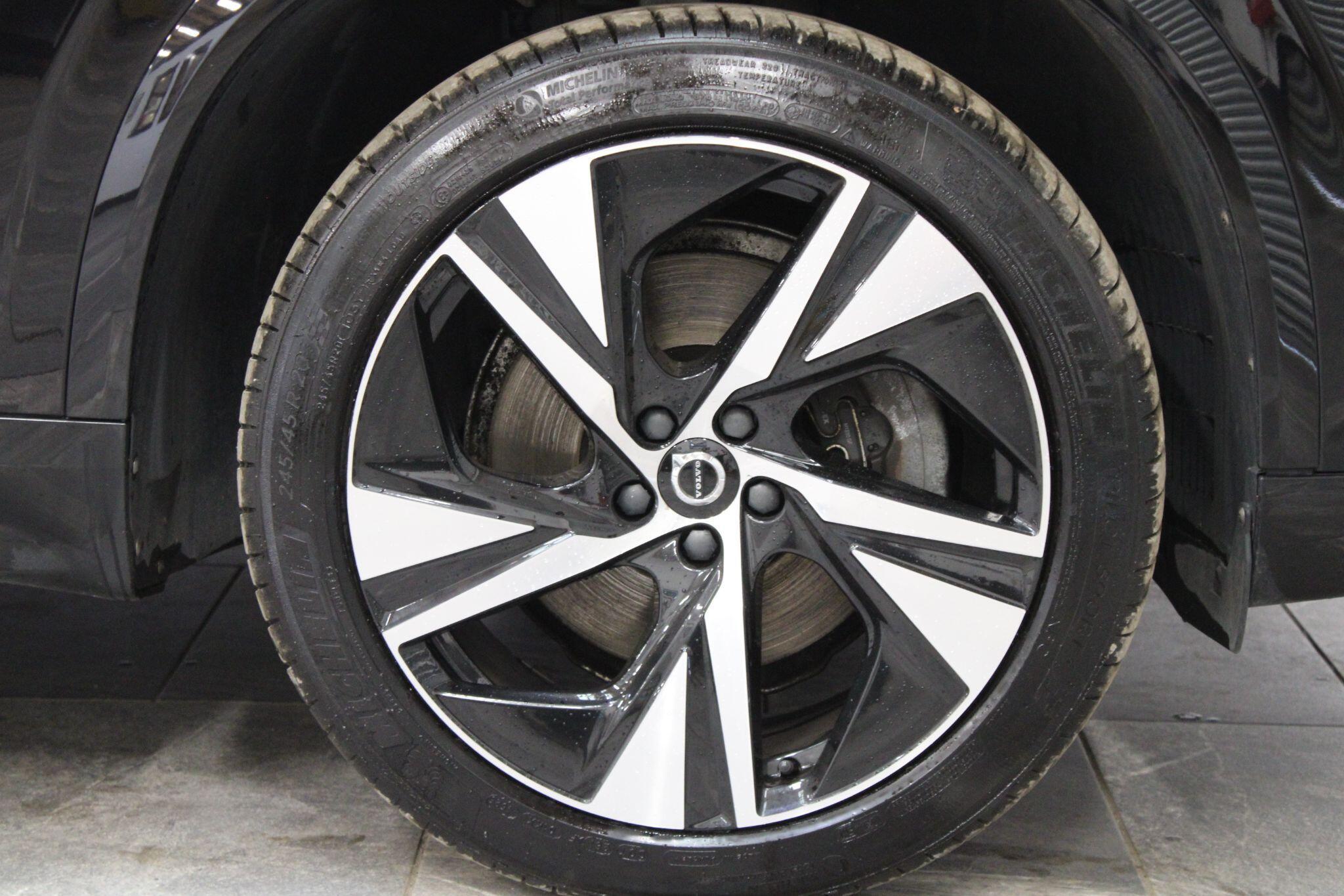 Volvo XC90 - Image 9