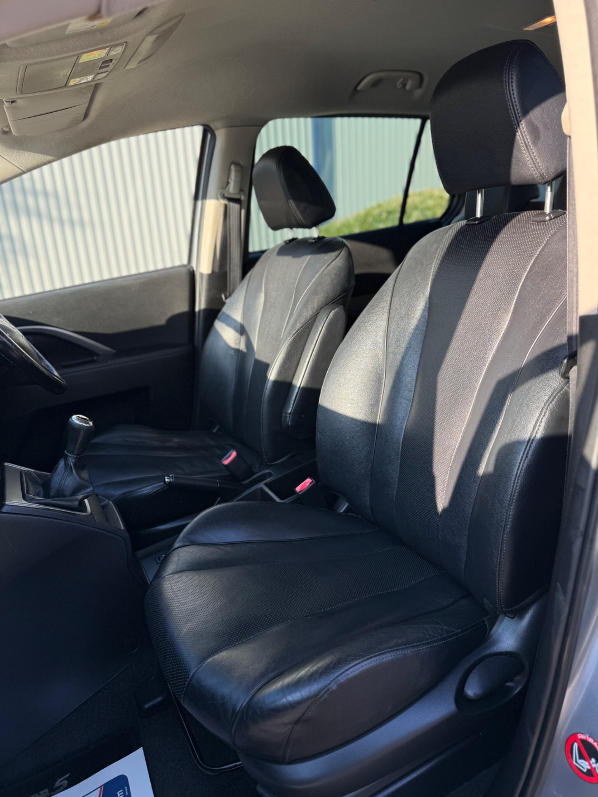 Mazda MAZDA5 - Image 22
