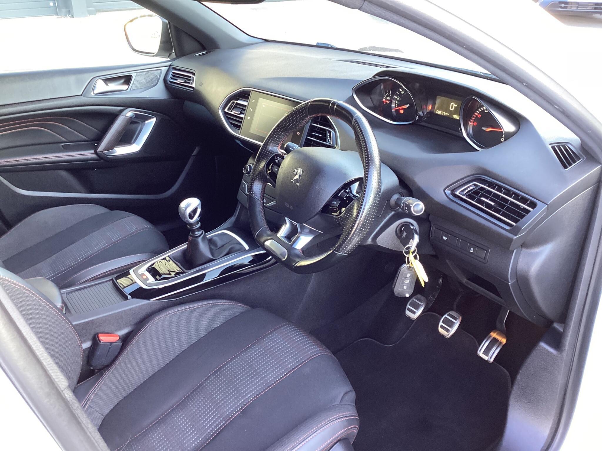 Peugeot 308 SW - Image 18