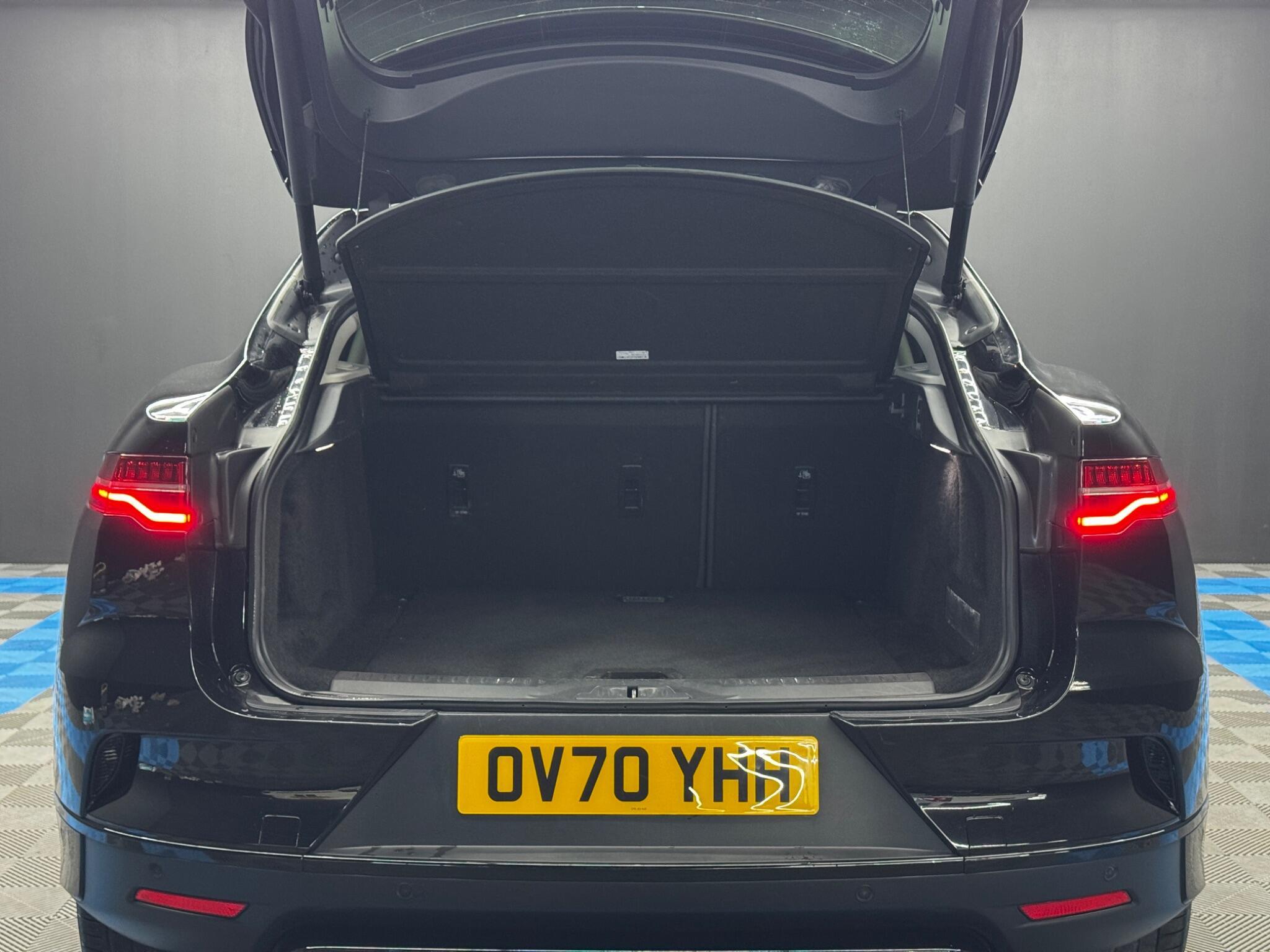 Jaguar I-Pace - Image 36
