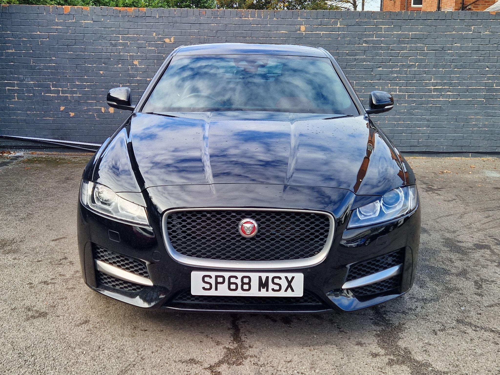 Jaguar XF - Image 4