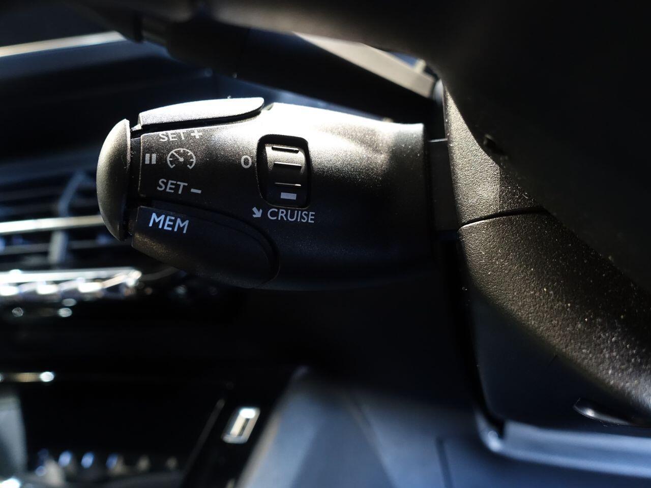 Peugeot E-208 - Image 13