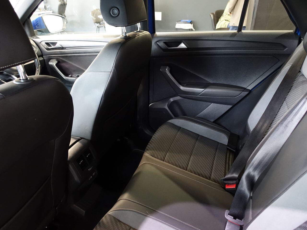 Volkswagen T-Roc - Image 40