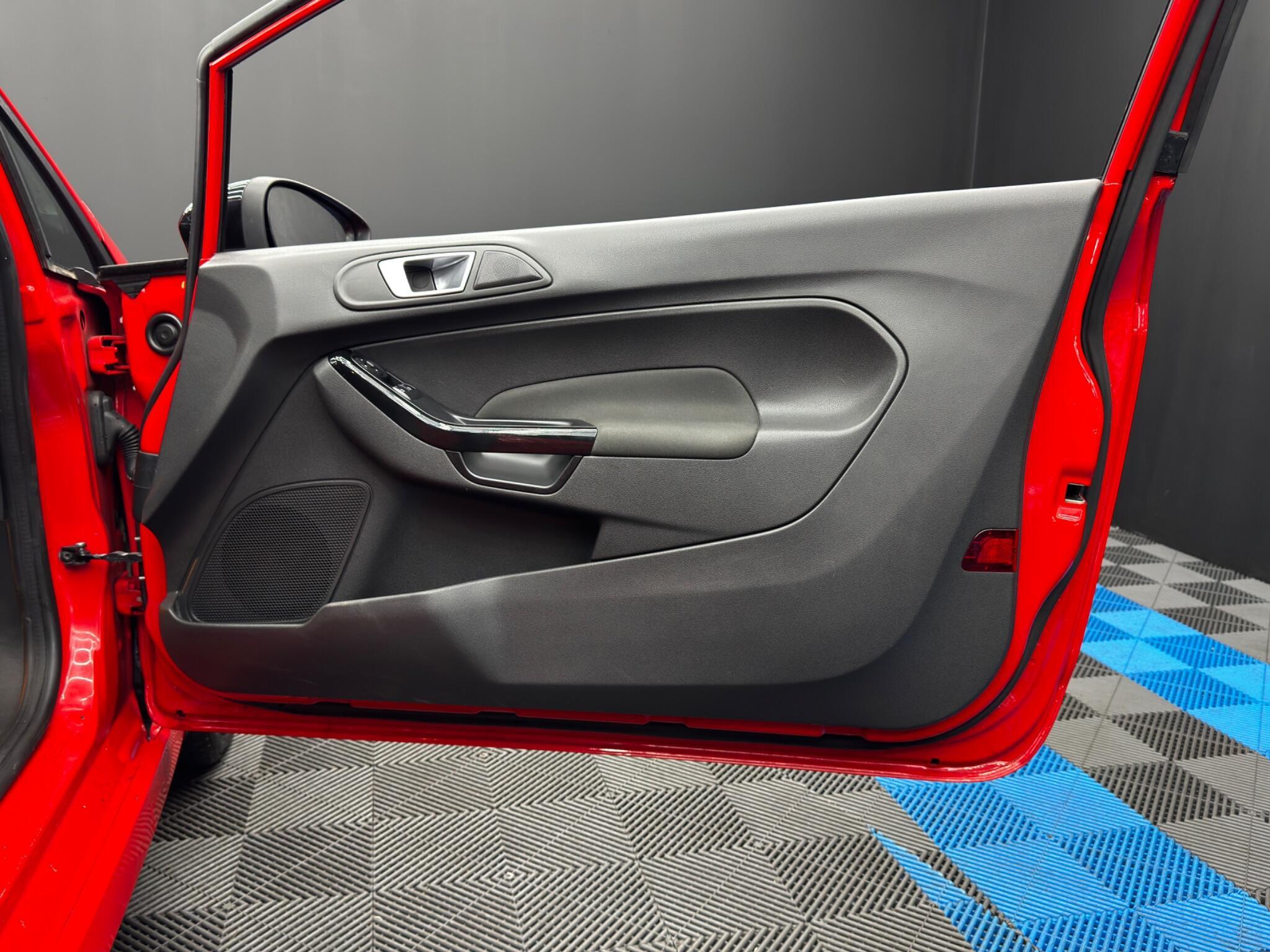 Ford Fiesta - Image 17