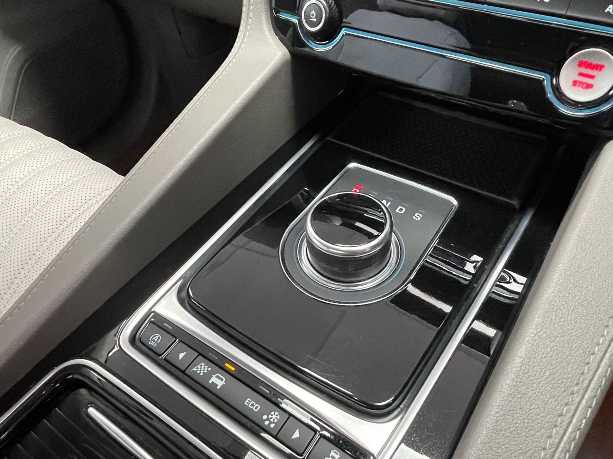 Jaguar F-Pace - Image 51