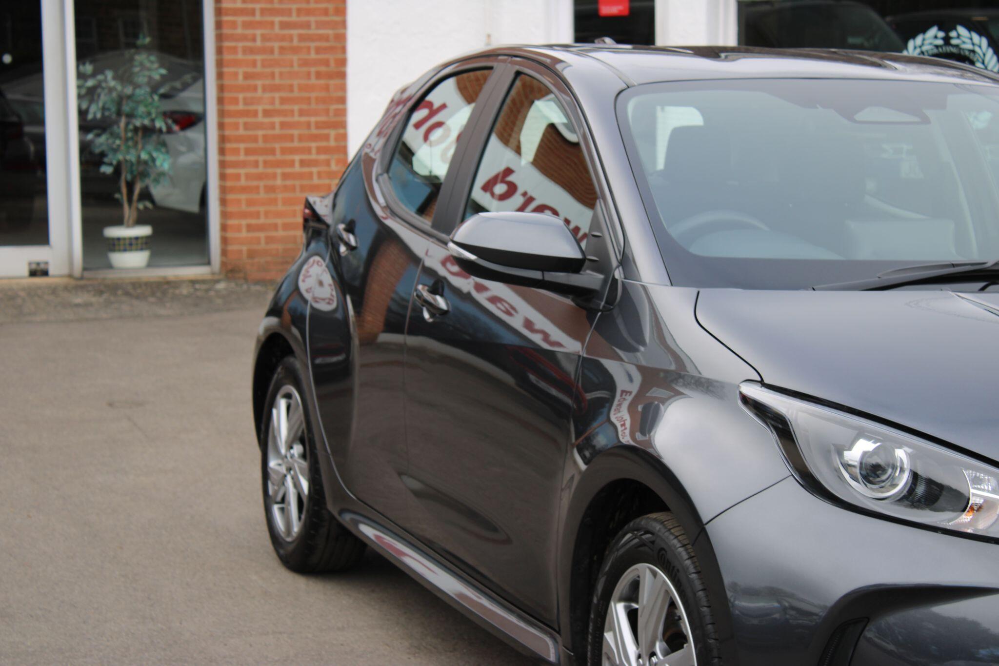 Toyota Yaris - Image 6