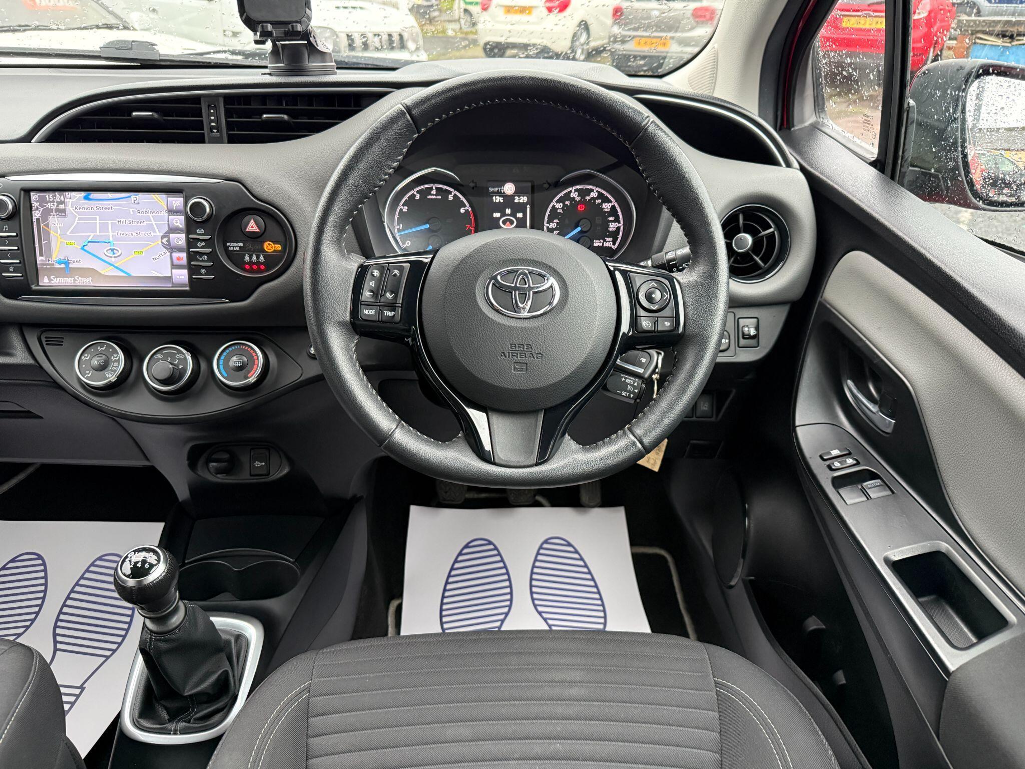 Toyota Yaris - Image 32