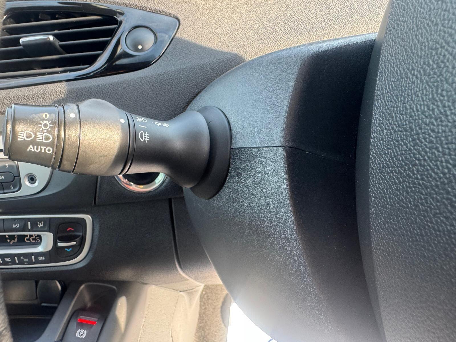 Renault Grand Scenic - Image 36