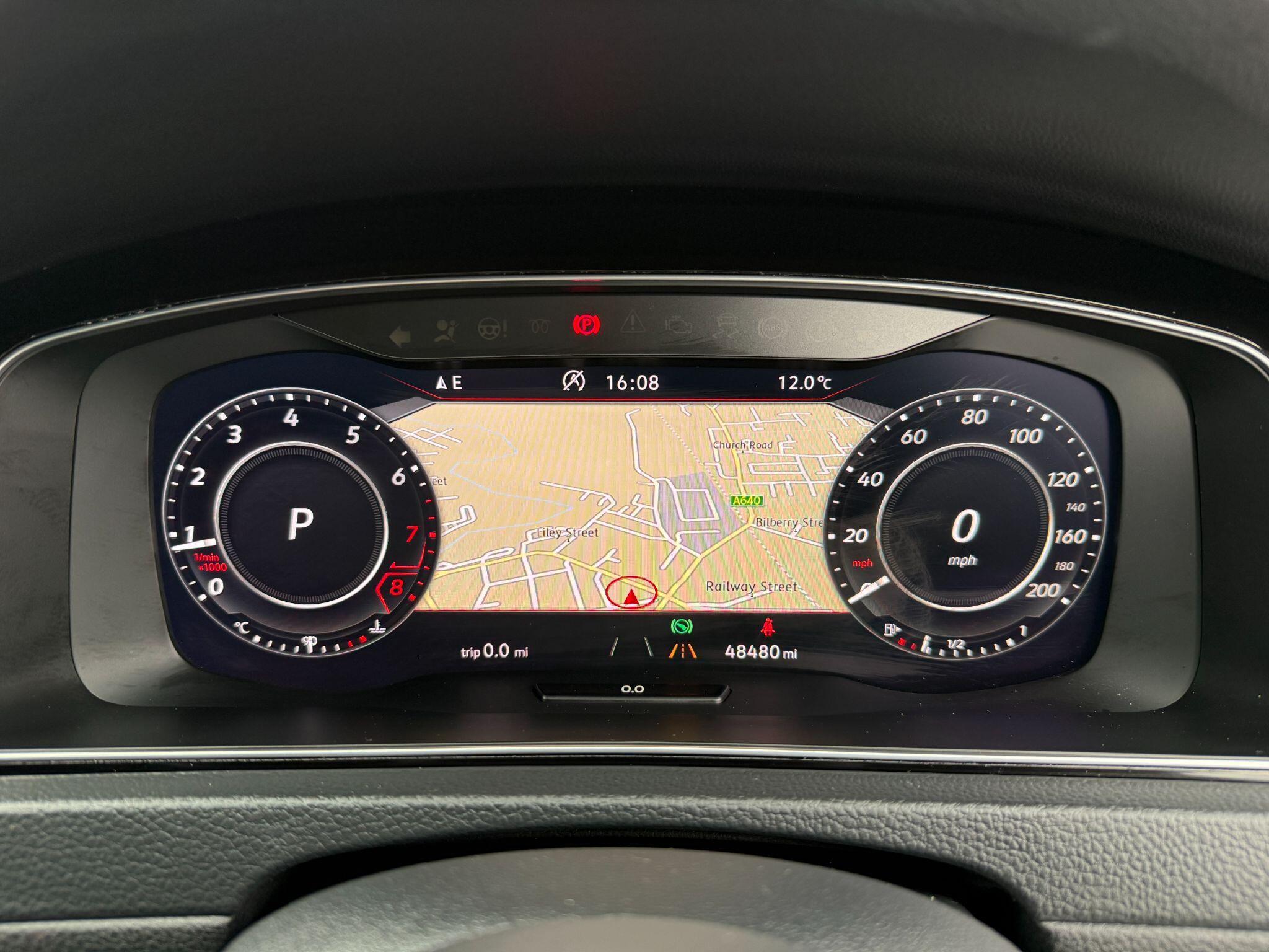 Volkswagen Golf - Image 42