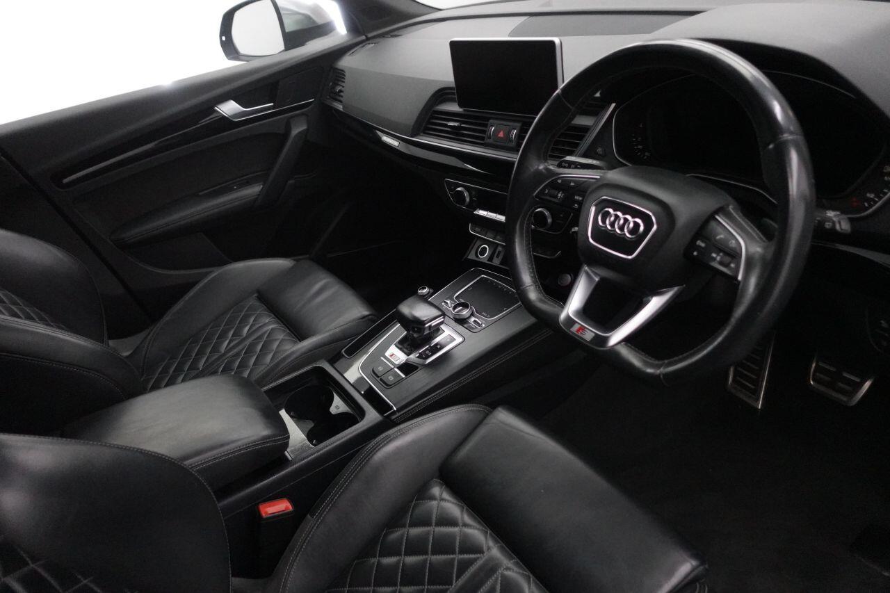 Audi SQ5 - Image 15