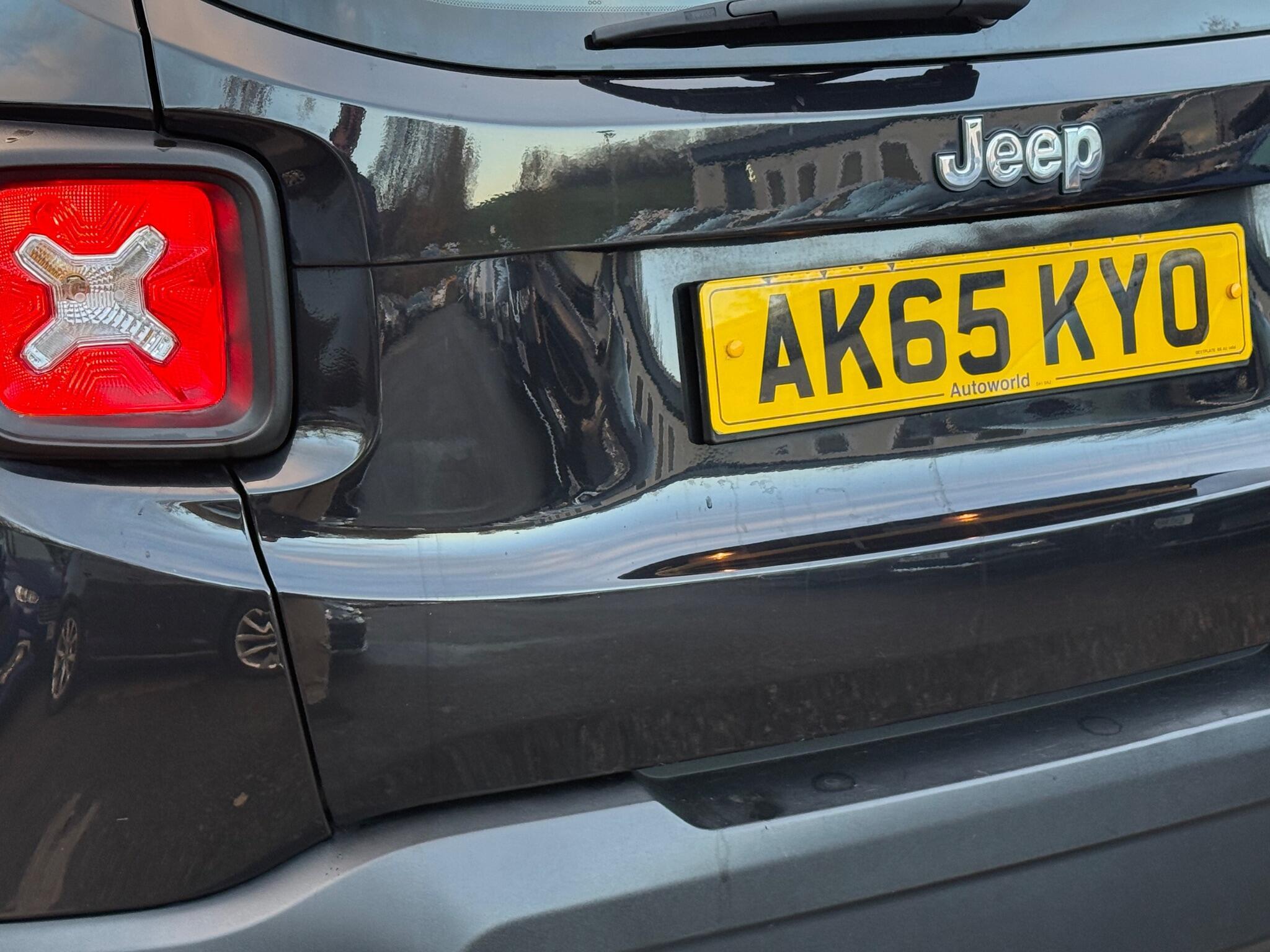 Jeep Renegade - Image 45