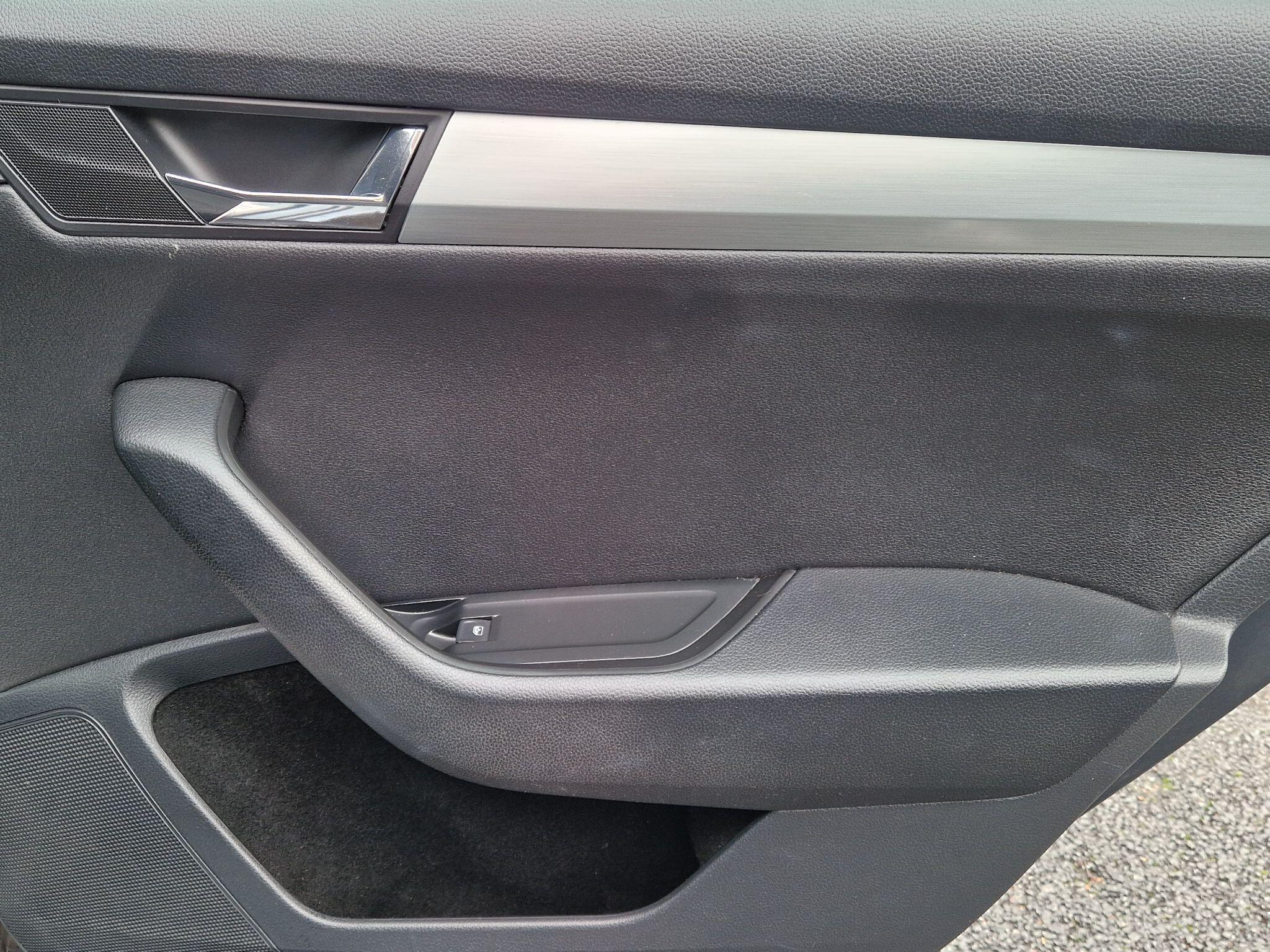 Skoda Superb - Image 35