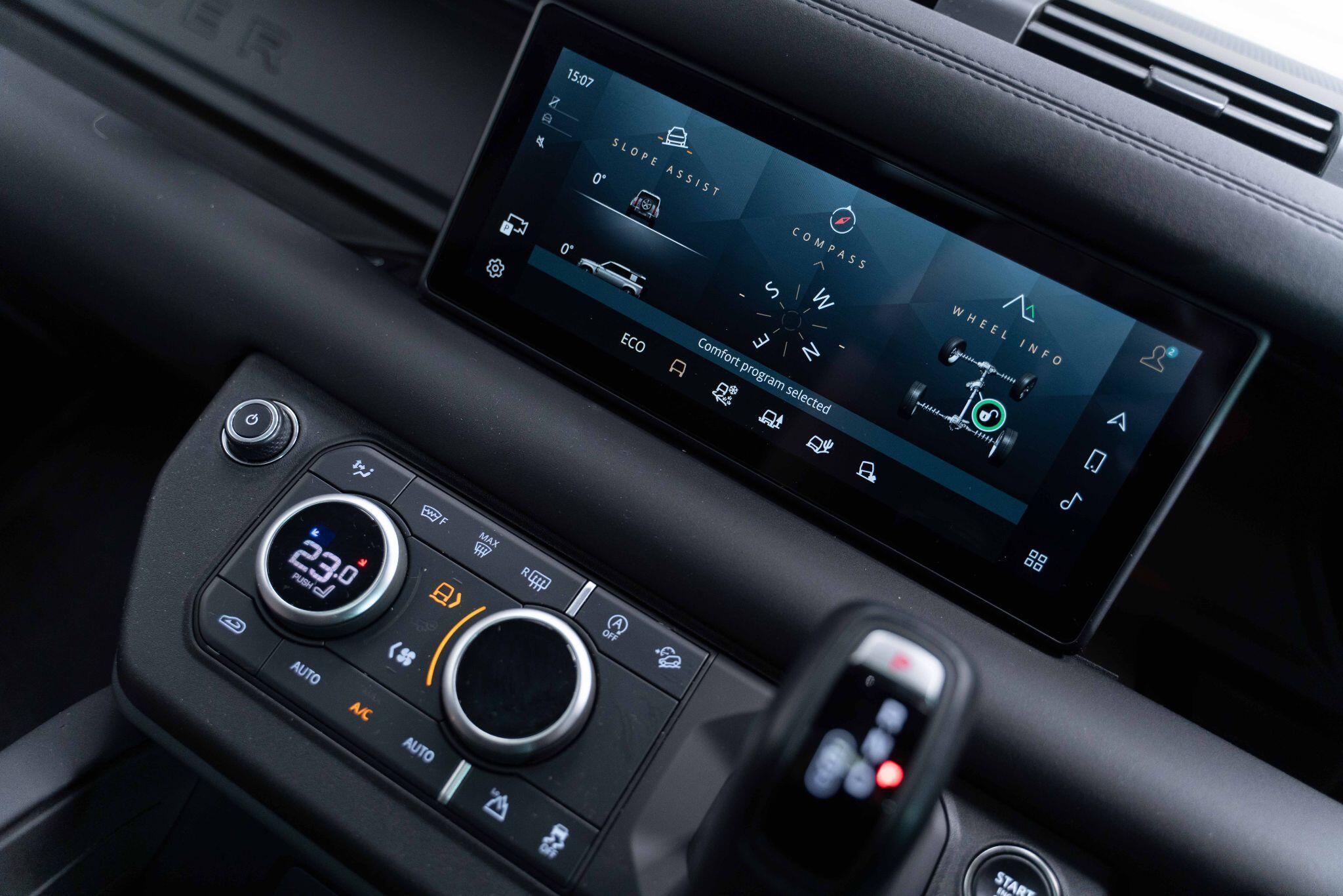 Land Rover Defender 110 - Image 34