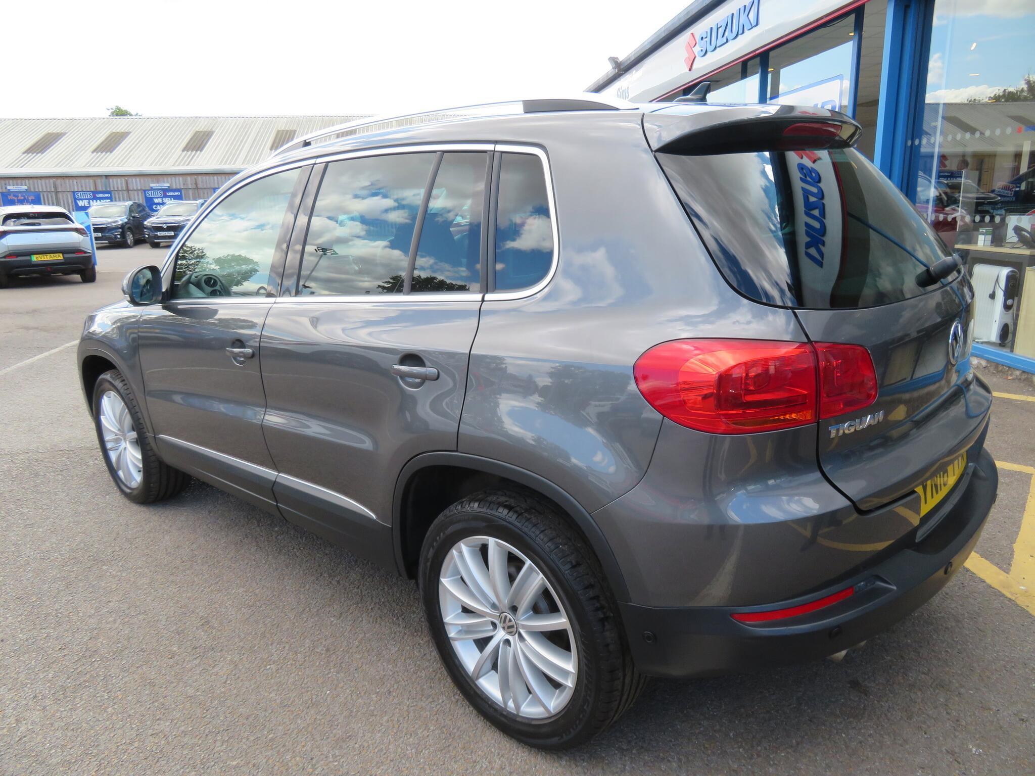 Volkswagen Tiguan - Image 7