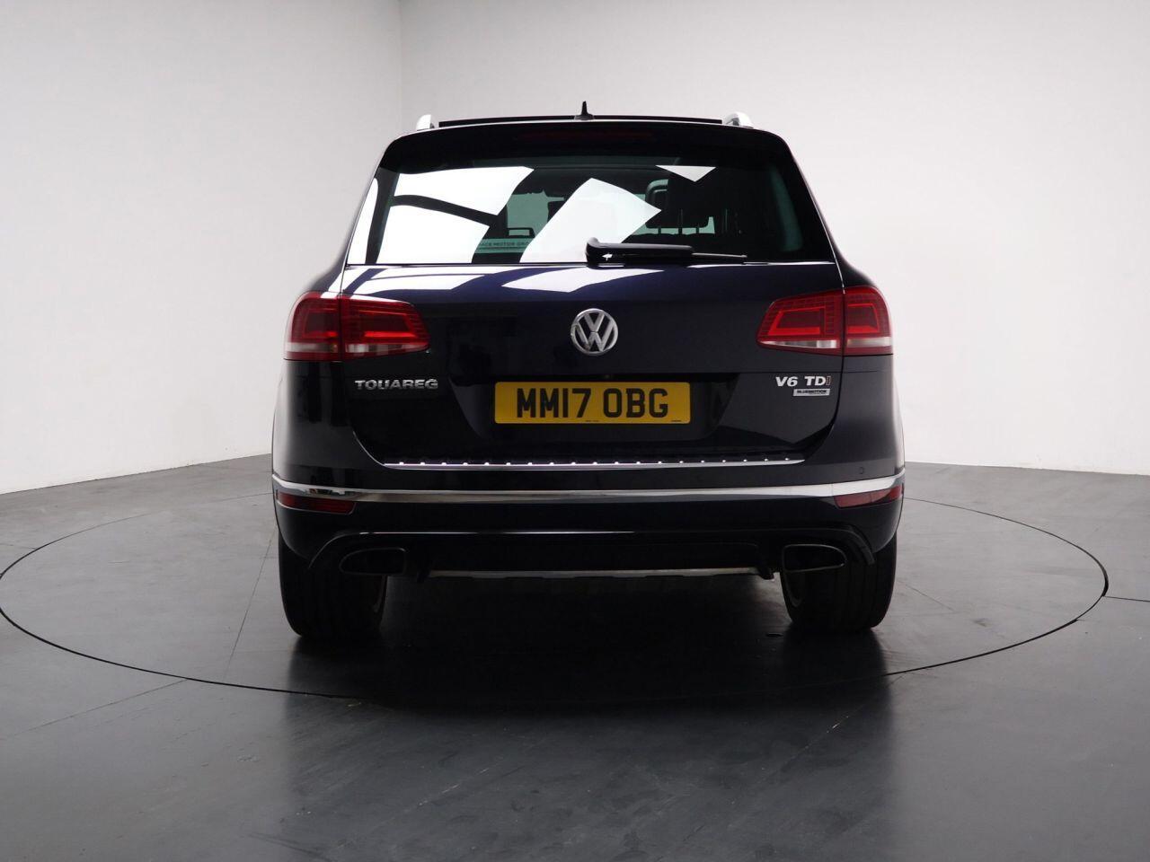 Volkswagen Touareg - Image 21